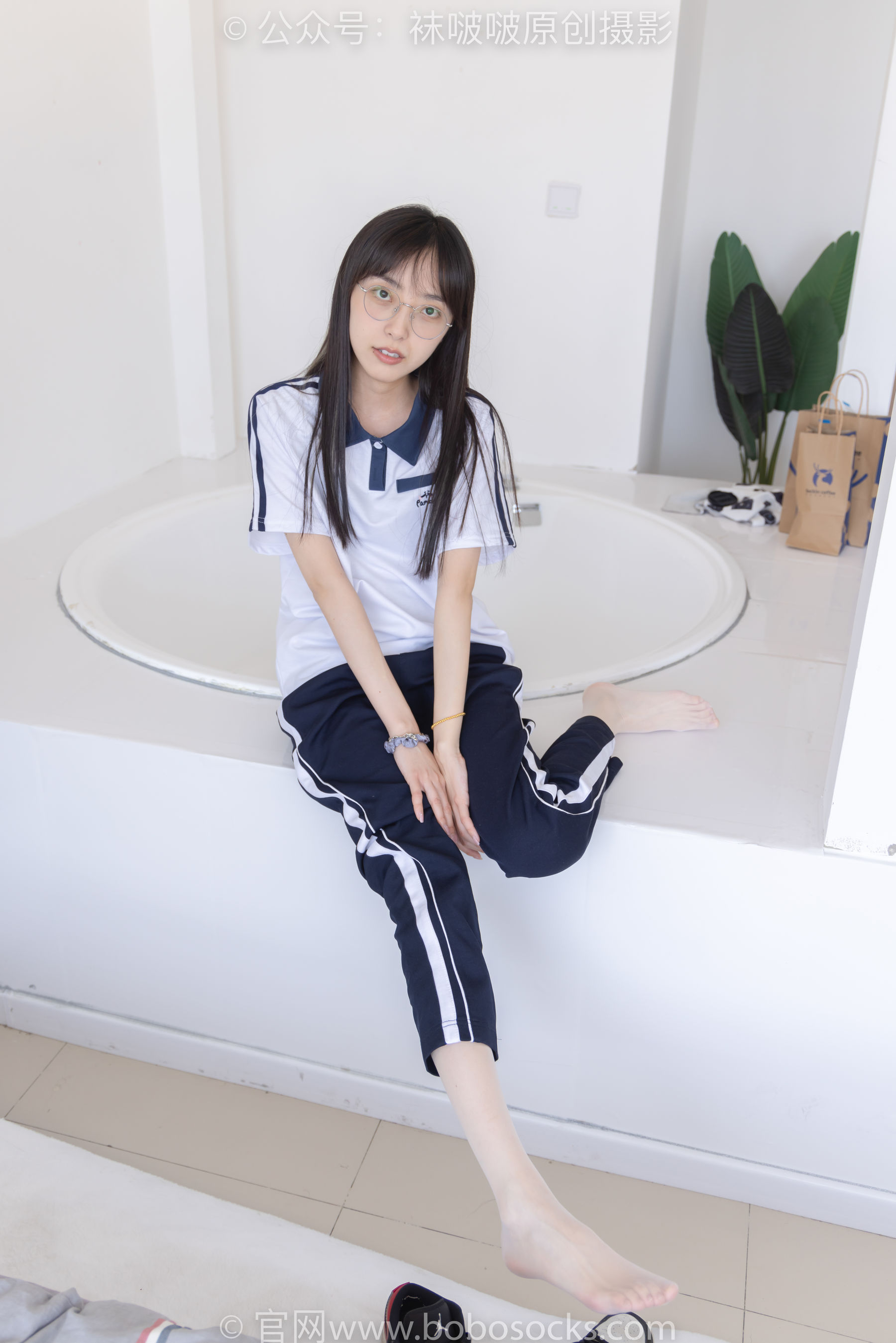 BoBoSocks袜啵啵 No.207 稚予 -aj板鞋、白棉袜、油亮白丝、校服裤里丝