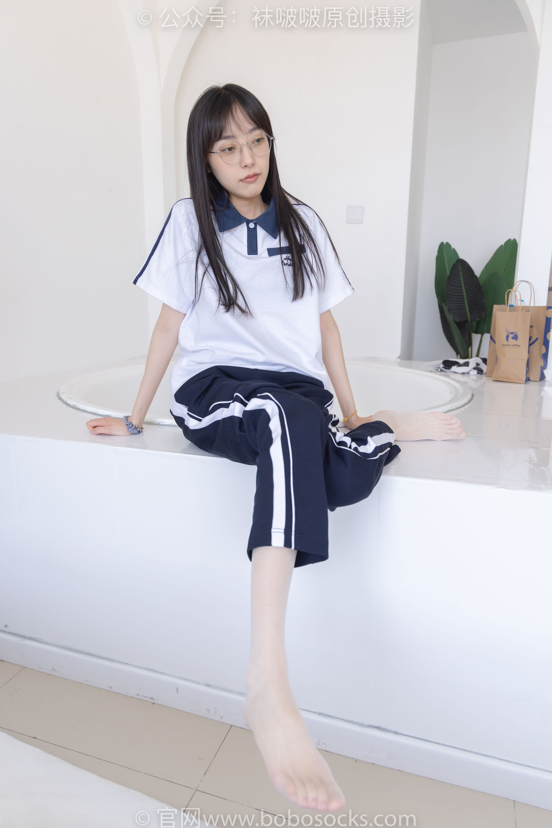 BoBoSocks袜啵啵 No.207 稚予 -aj板鞋、白棉袜、油亮白丝、校服裤里丝
