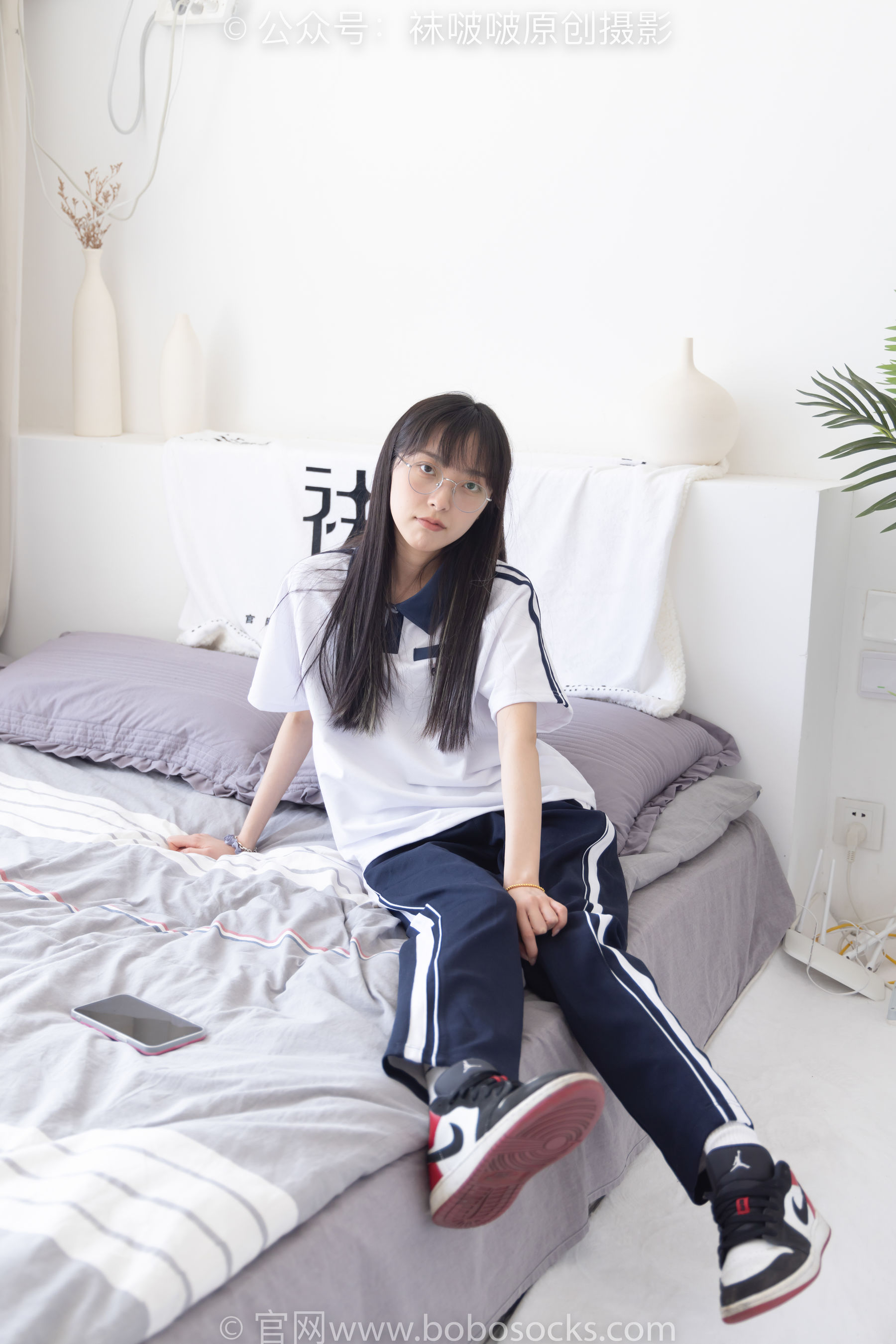 BoBoSocks袜啵啵 No.207 稚予 -aj板鞋、白棉袜、油亮白丝、校服裤里丝