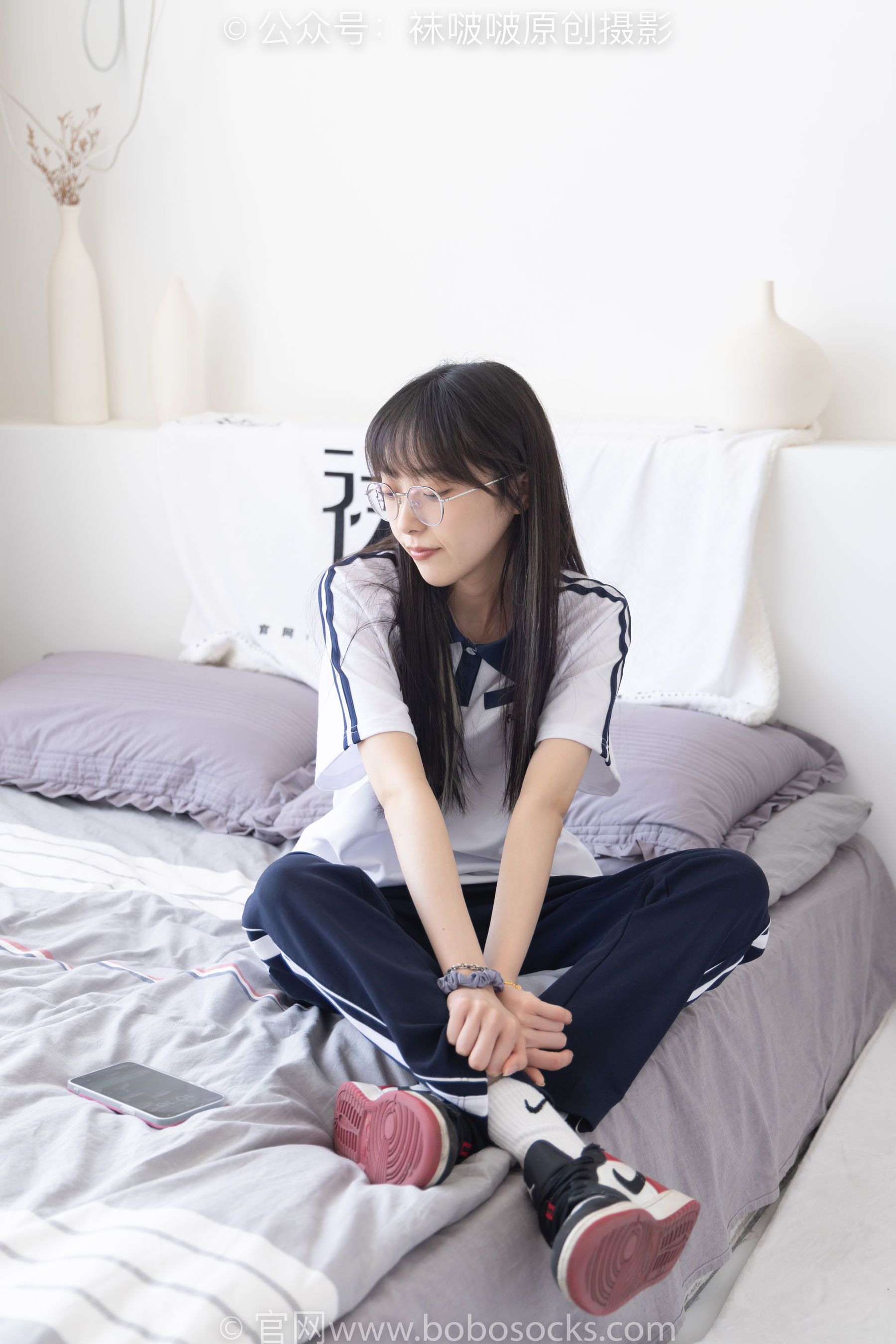 BoBoSocks袜啵啵 No.207 稚予 -aj板鞋、白棉袜、油亮白丝、校服裤里丝