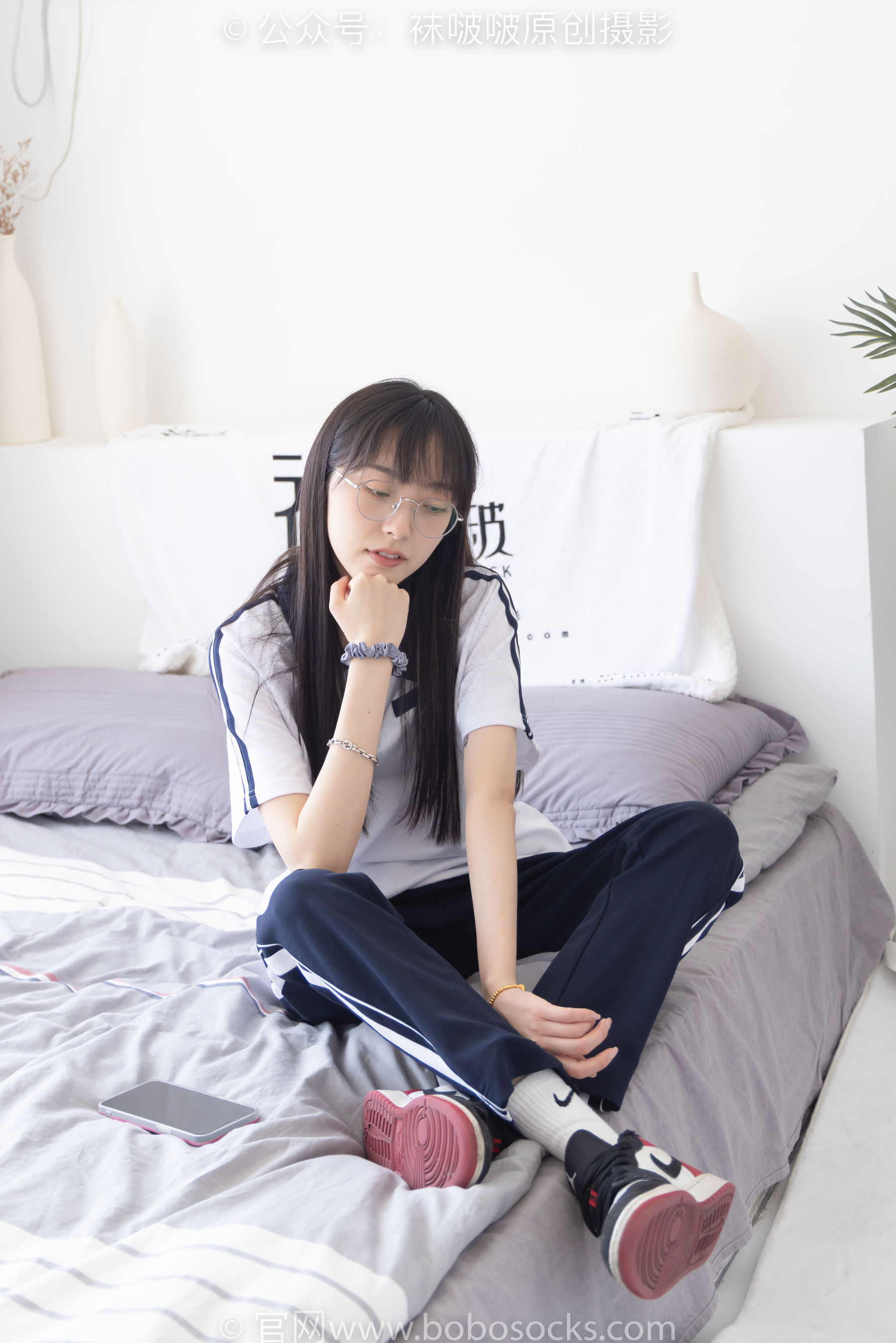 BoBoSocks袜啵啵 No.207 稚予 -aj板鞋、白棉袜、油亮白丝、校服裤里丝