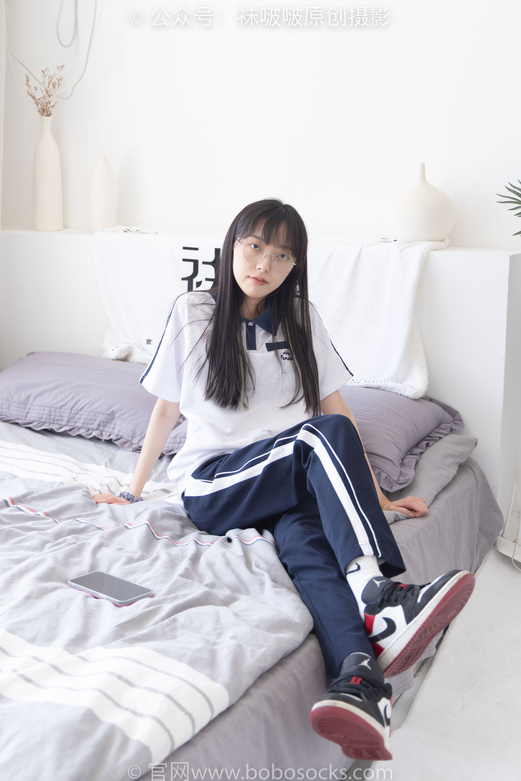 BoBoSocks袜啵啵 No.207 稚予 -aj板鞋、白棉袜、油亮白丝、校服裤里丝
