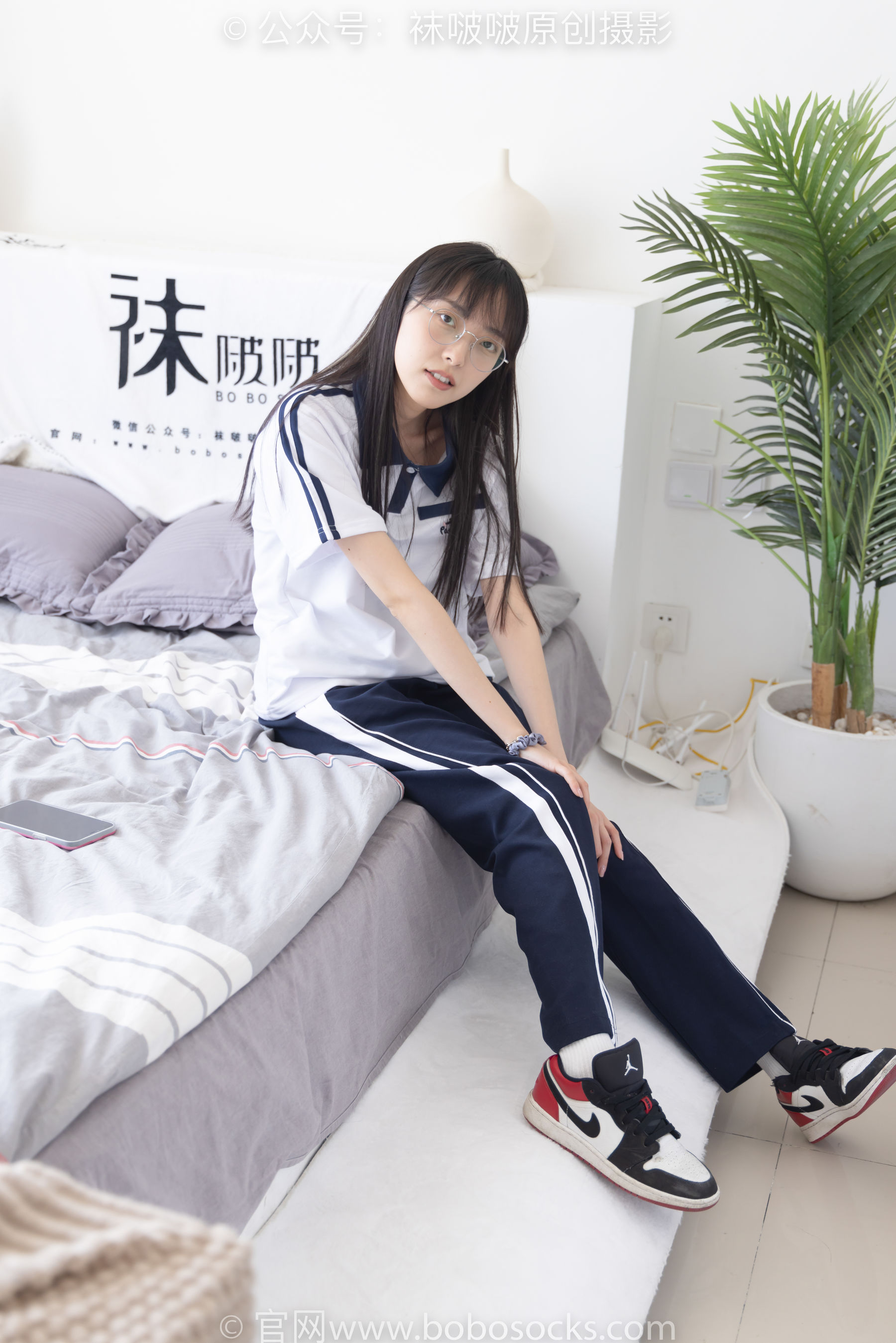 BoBoSocks袜啵啵 No.207 稚予 -aj板鞋、白棉袜、油亮白丝、校服裤里丝