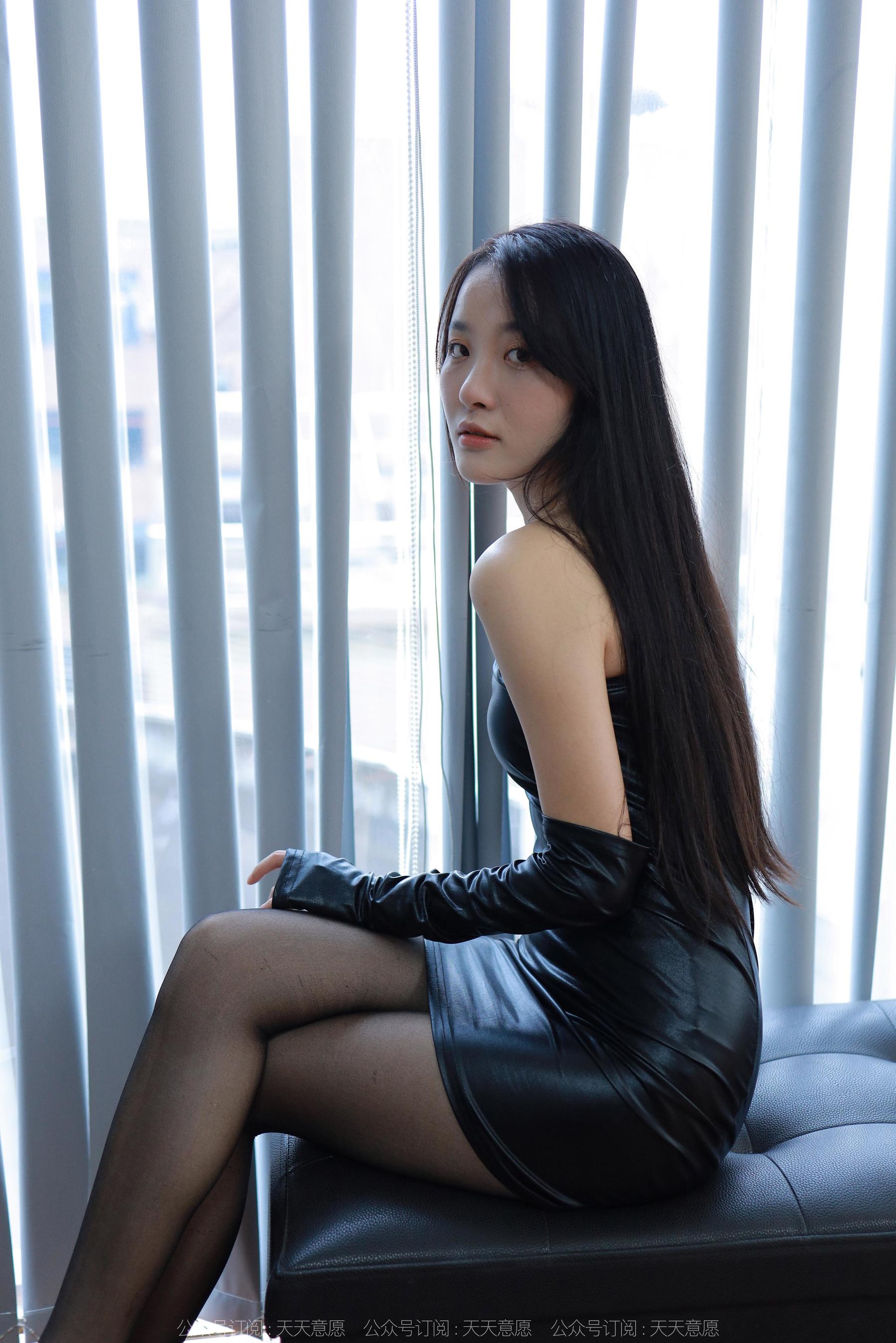 IESS异思趣向 - 模特：婉萍 《包臀皮裙》