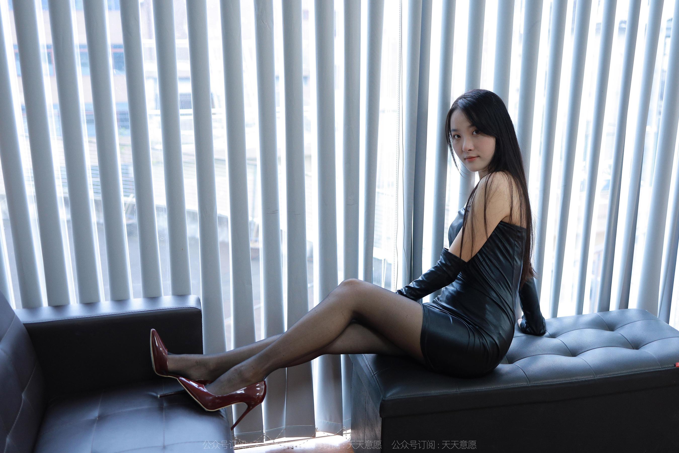 IESS异思趣向 - 模特：婉萍 《包臀皮裙》