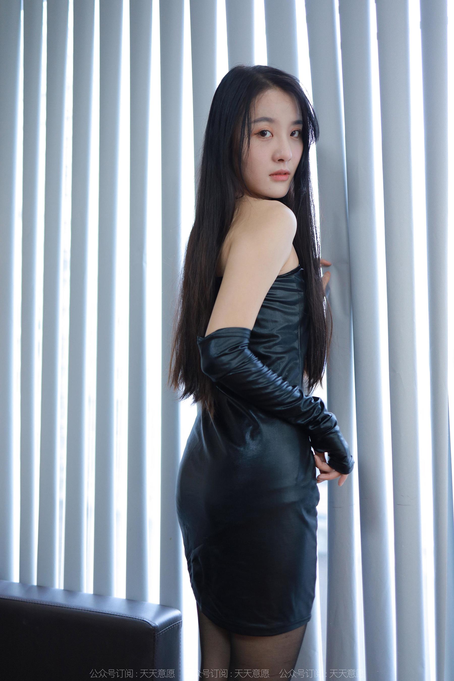 IESS异思趣向 - 模特：婉萍 《包臀皮裙》