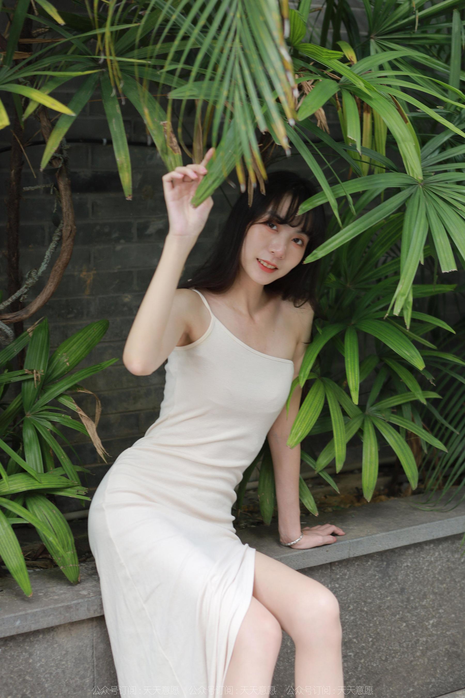 IESS异思趣向 - 模特：团团 《高叉长腿》