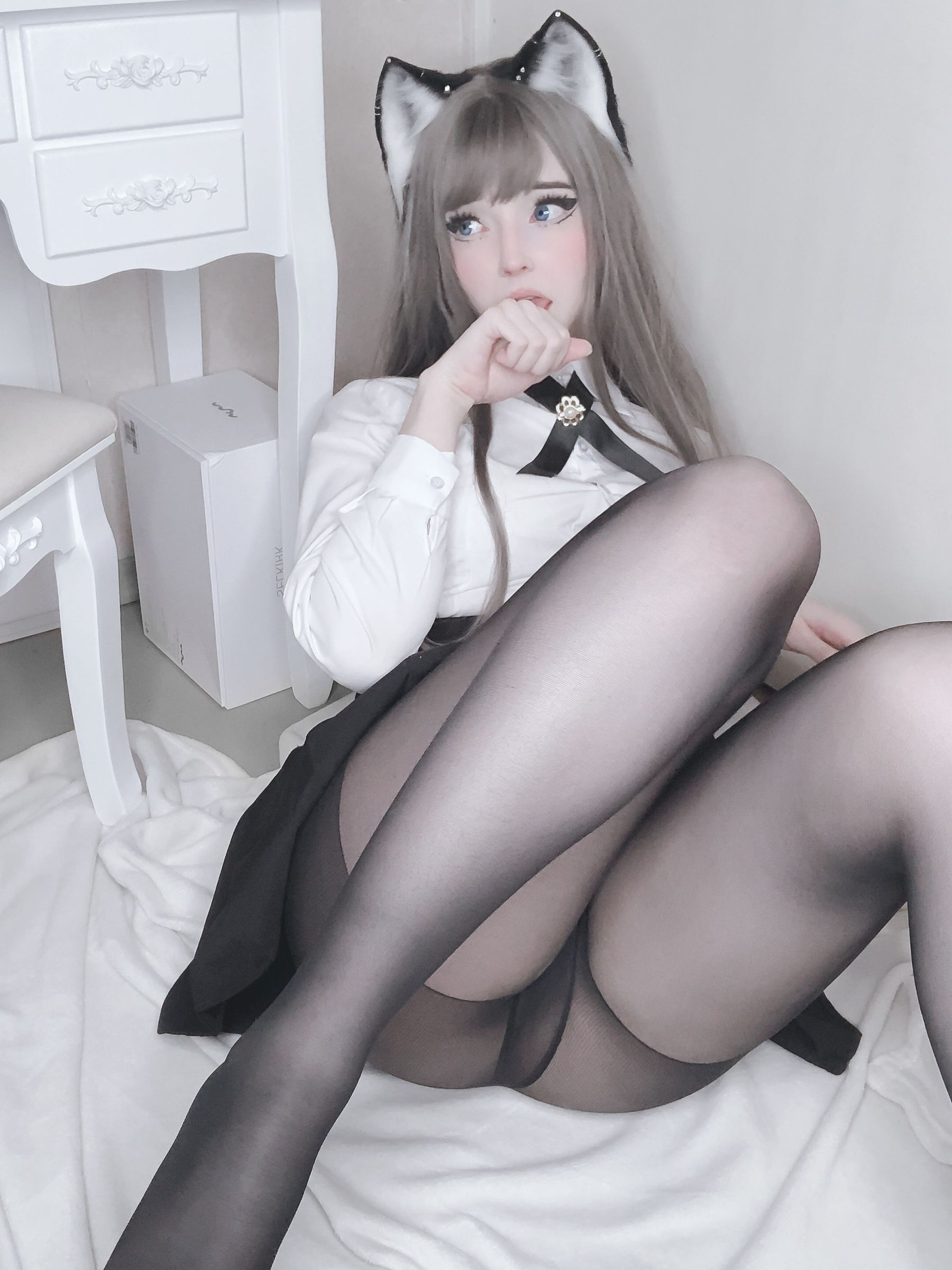Candy Ball - Lewd Stocking Kitty