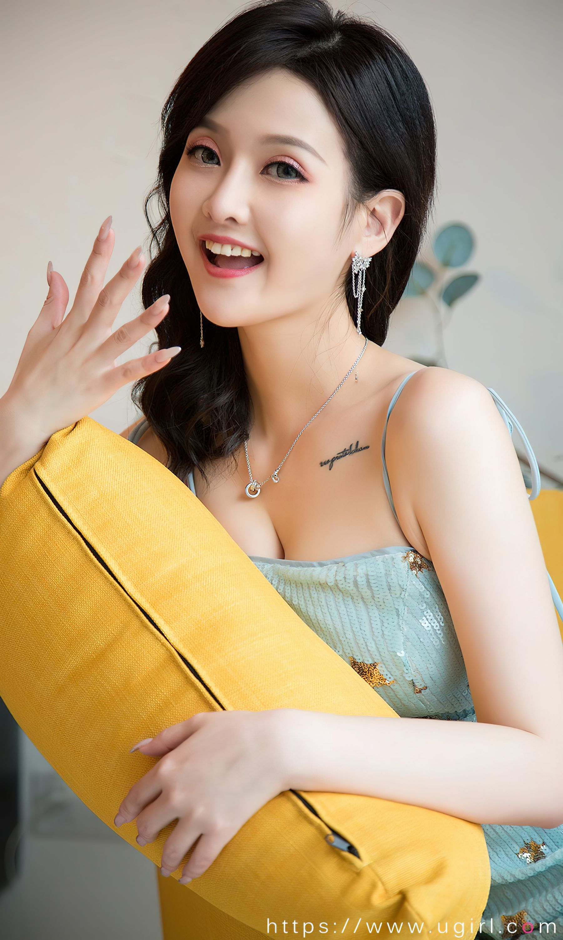 [Ugirls]爱尤物 No.2551 邻家甜姐儿 露儿