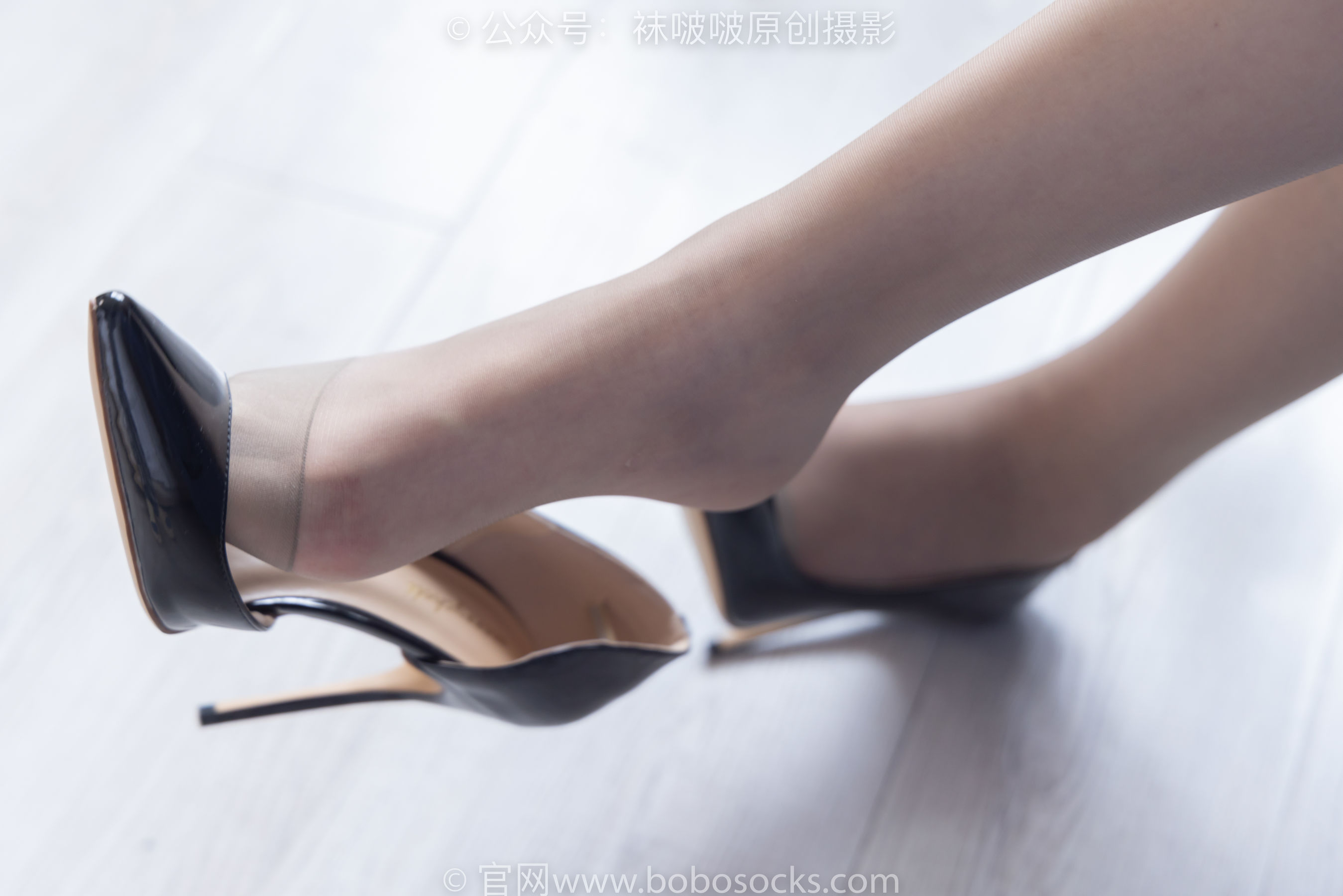 BoBoSocks袜啵啵 No.224 小甜豆稚予-高跟鞋、咖啡色丝袜、裸足、ol制服