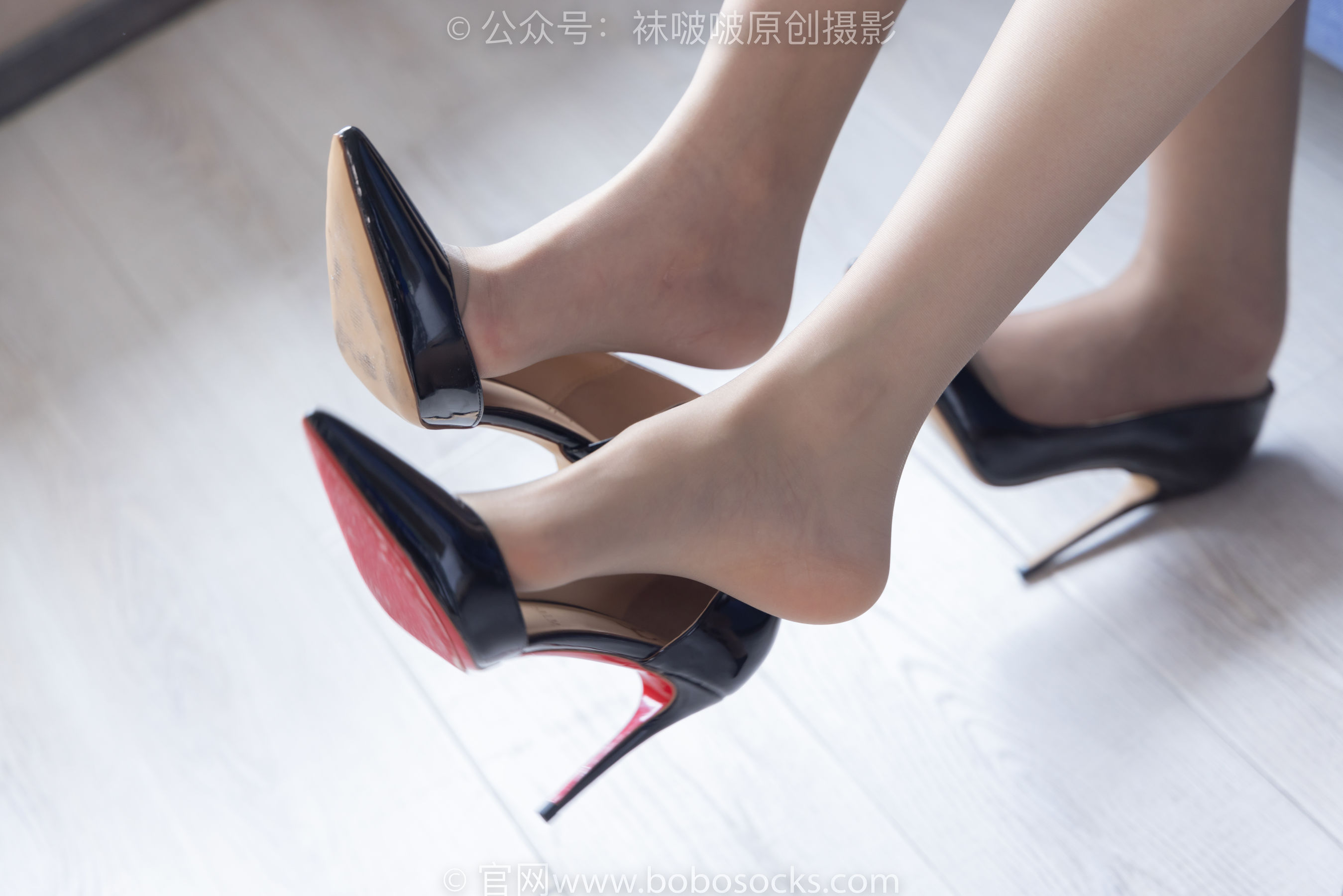 BoBoSocks袜啵啵 No.224 小甜豆稚予-高跟鞋、咖啡色丝袜、裸足、ol制服