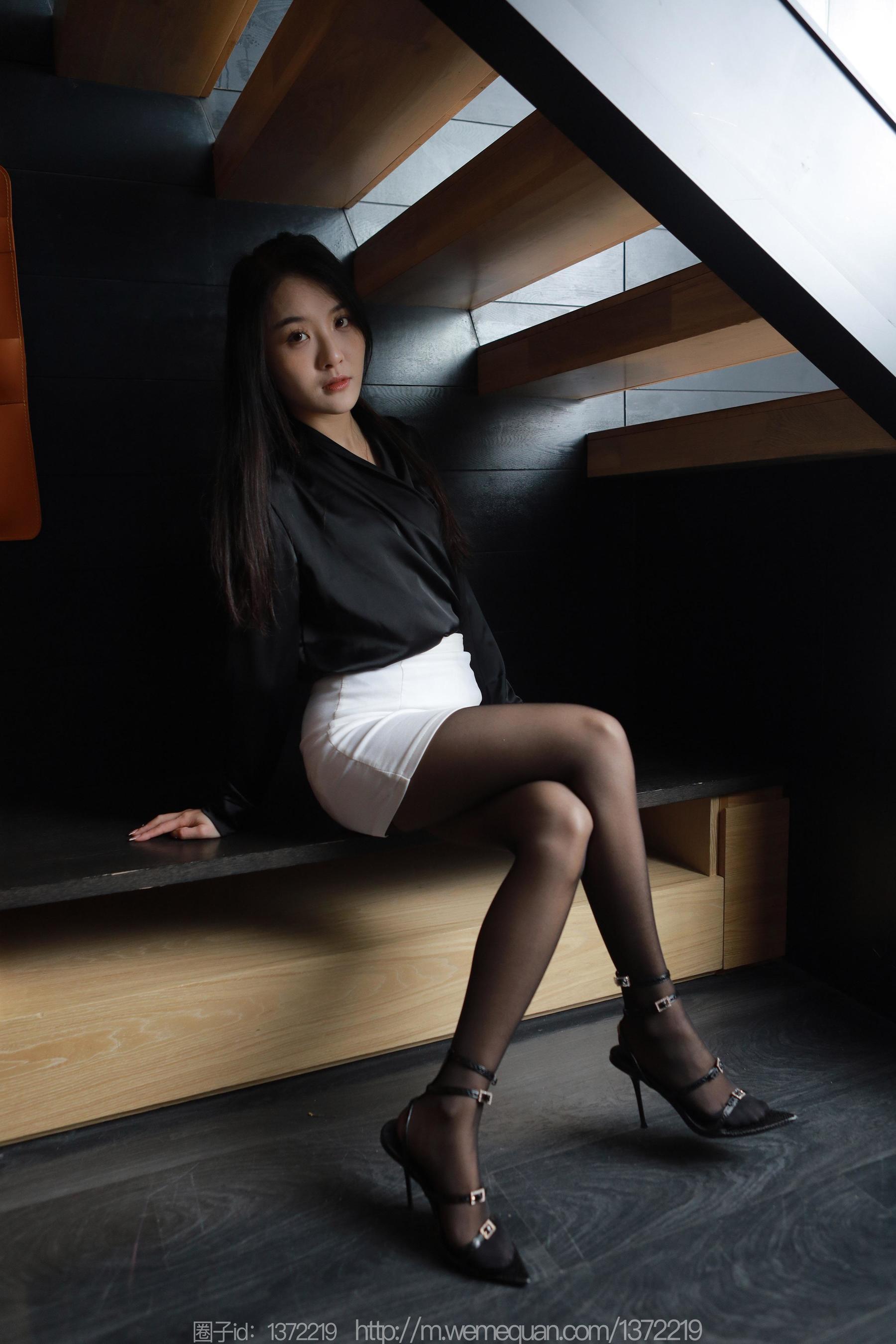 IESS异思趣向 - 模特：婉萍 《房间里的OL》