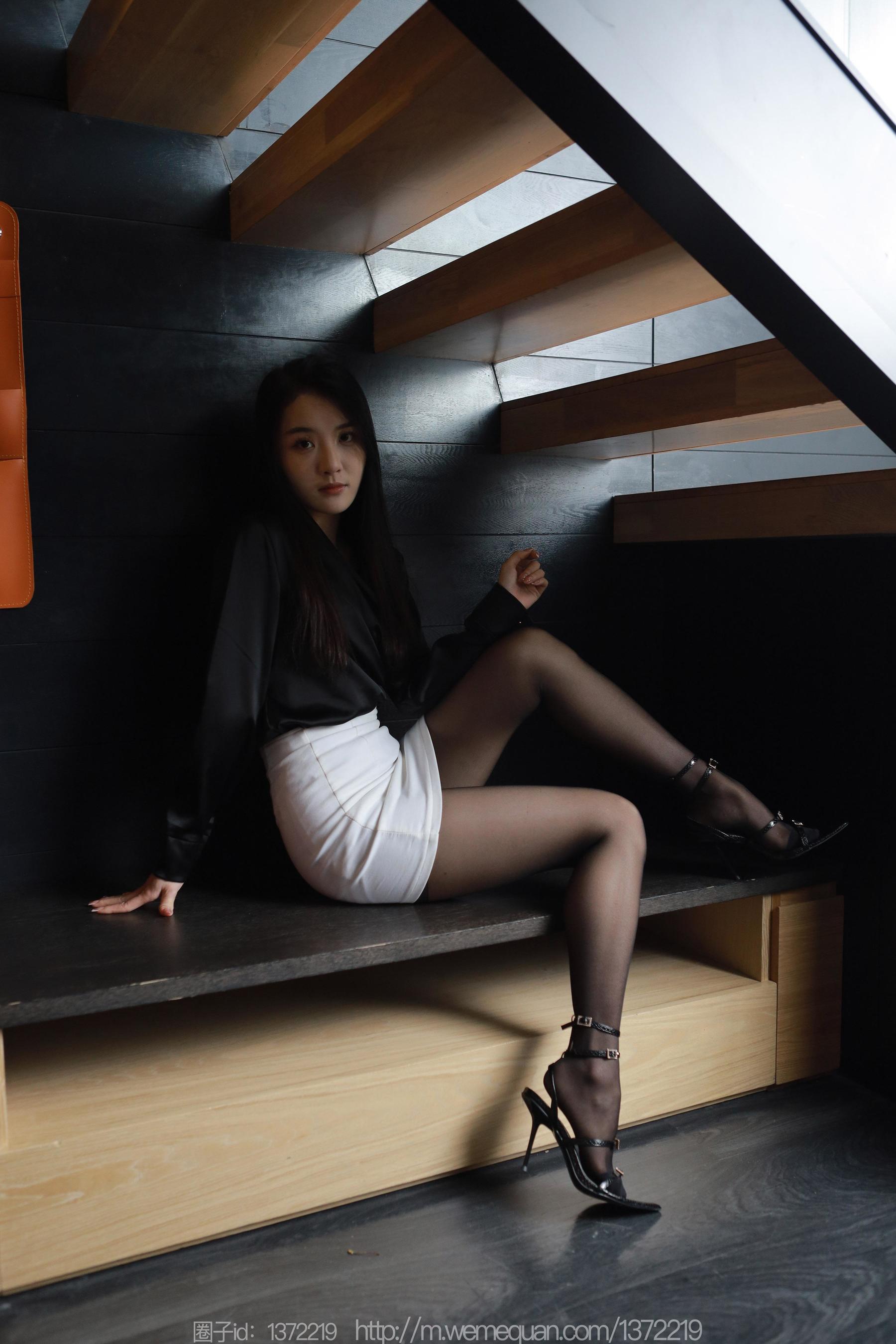 IESS异思趣向 - 模特：婉萍 《房间里的OL》