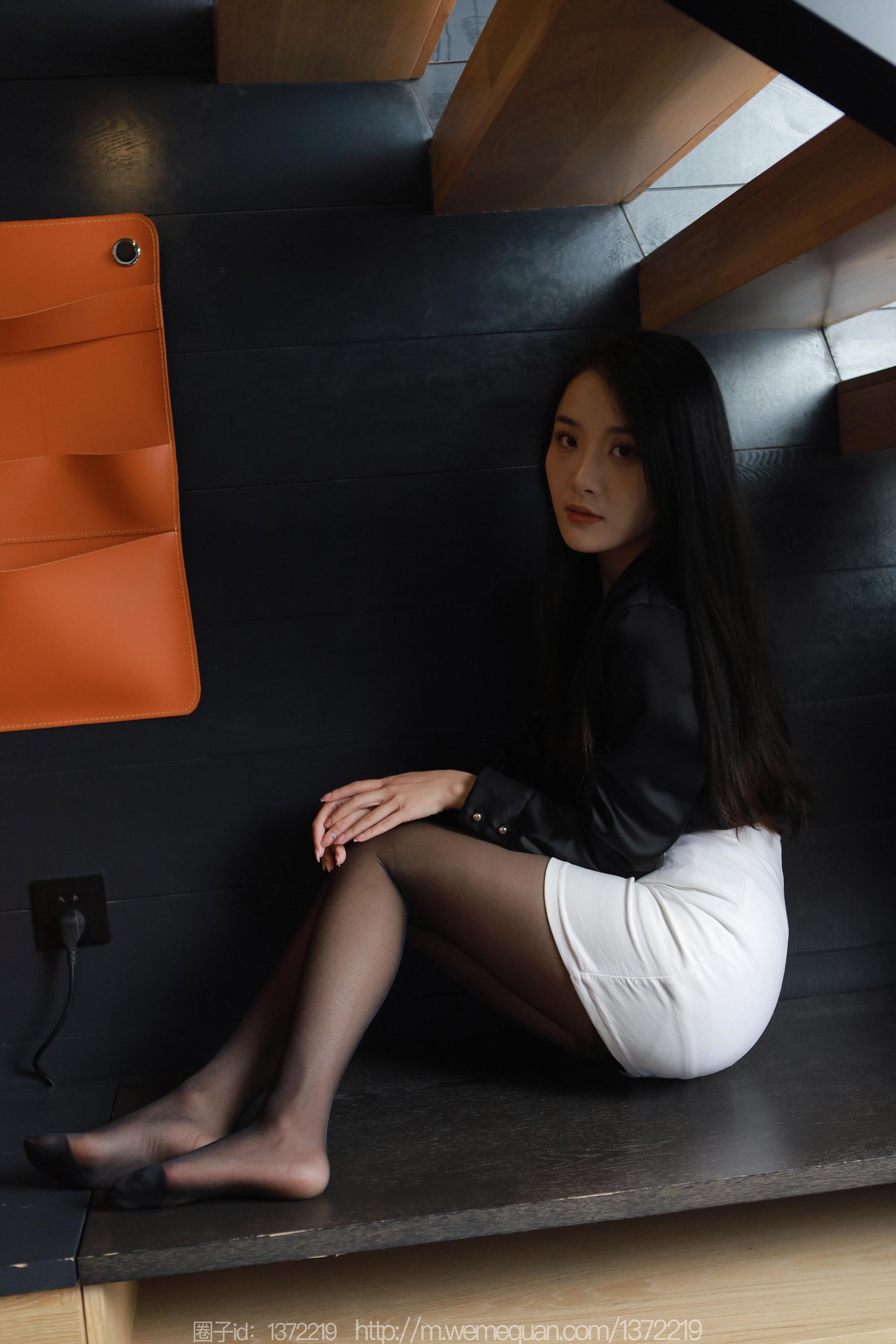 IESS异思趣向 - 模特：婉萍 《房间里的OL》