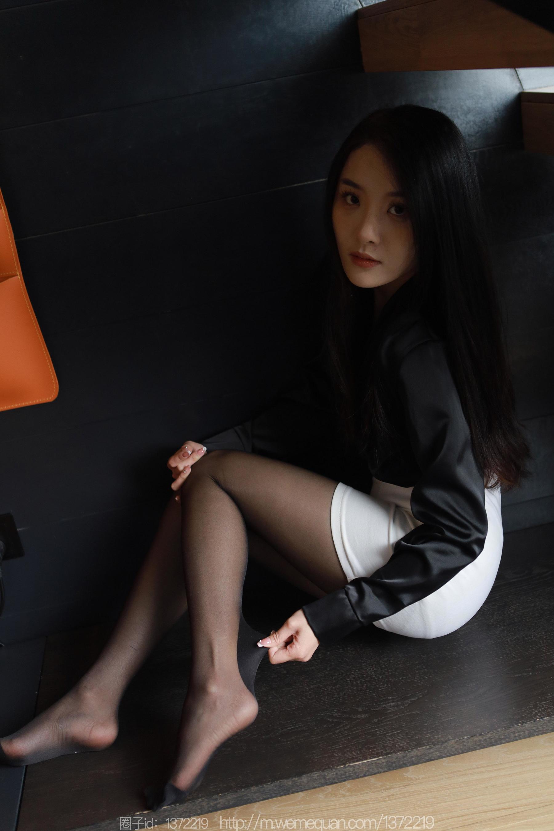 IESS异思趣向 - 模特：婉萍 《房间里的OL》