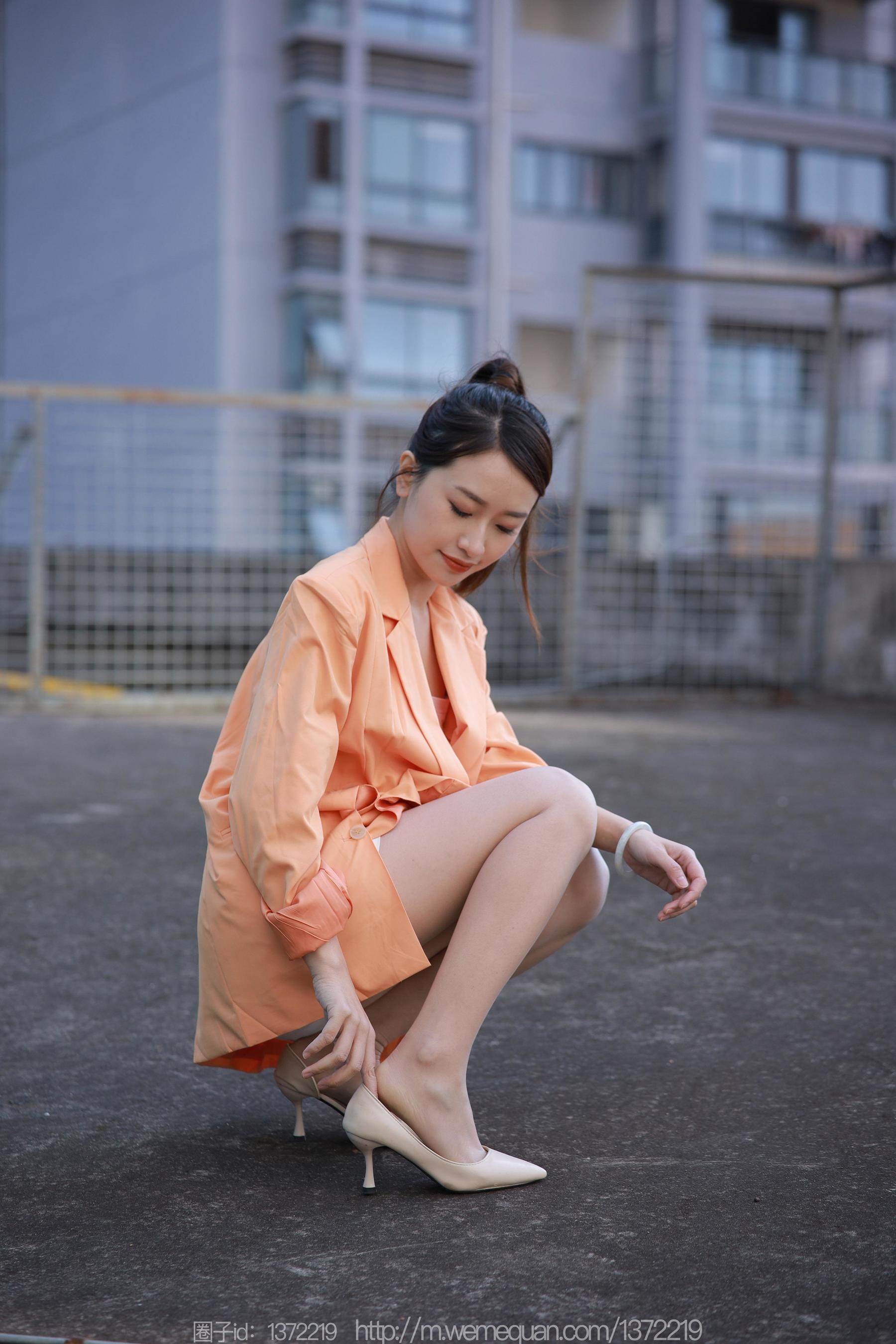 IESS异思趣向 - 模特：小婕 《橙色外套》