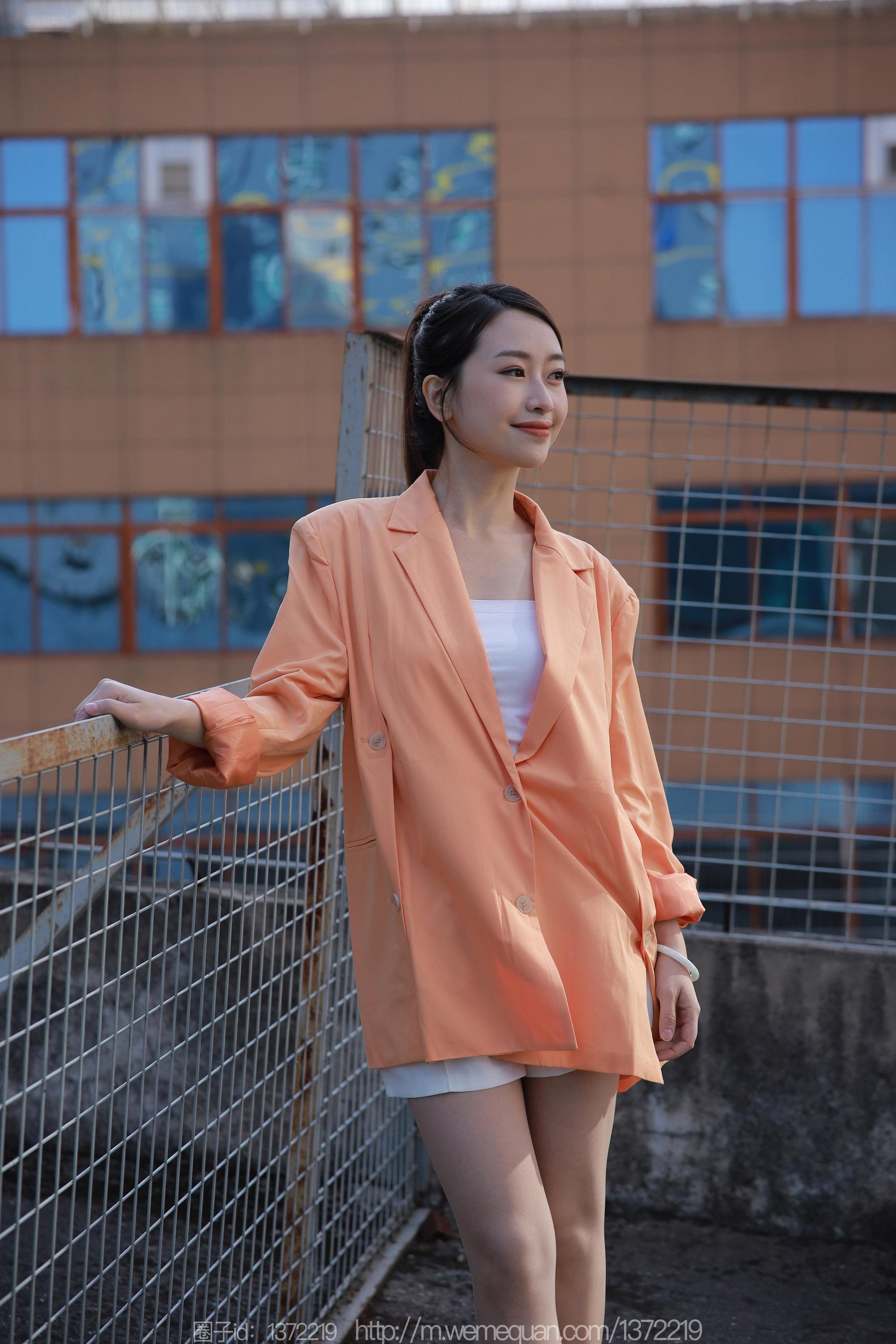 IESS异思趣向 - 模特：小婕 《橙色外套》