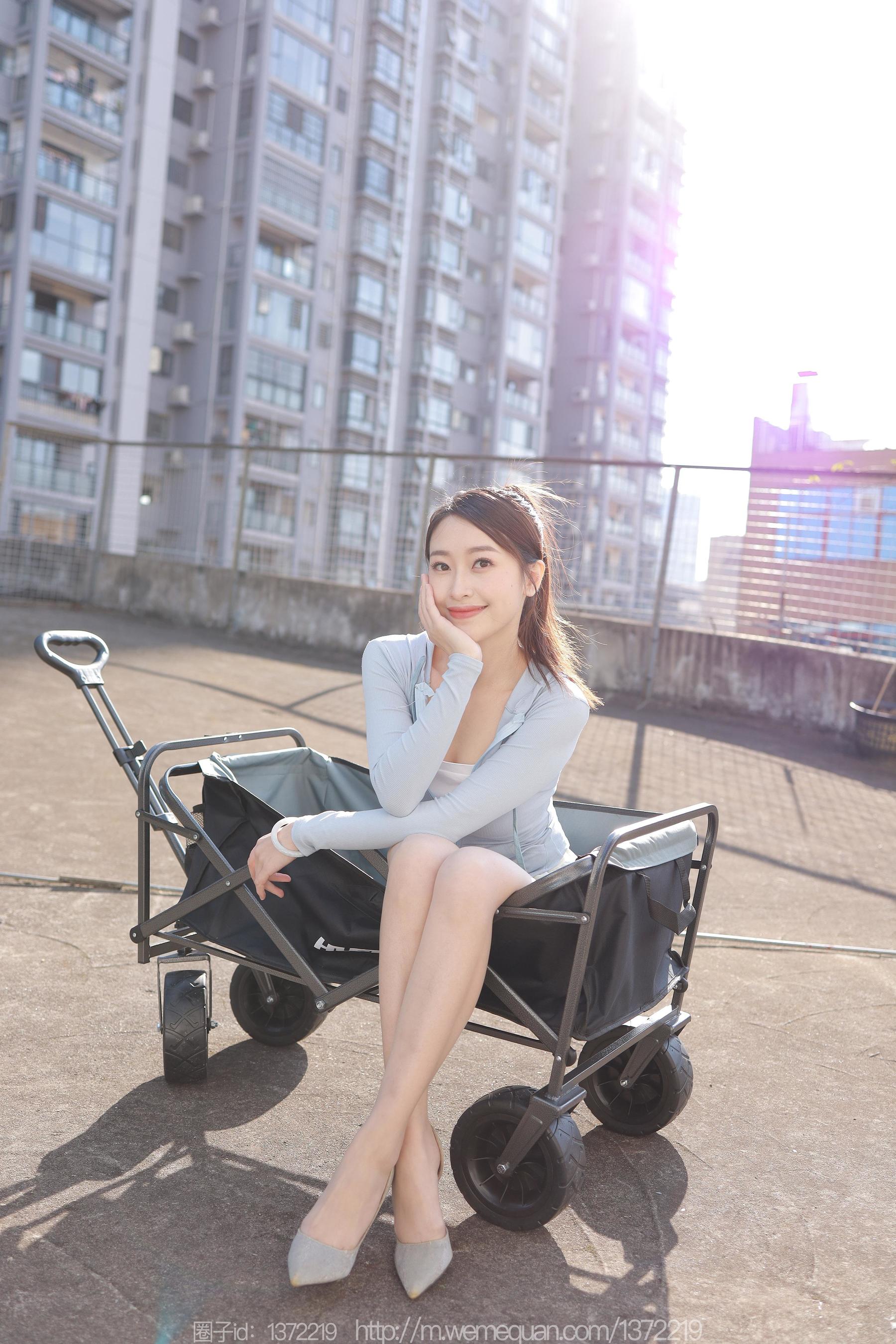 IESS异思趣向 - 模特：小婕 《老司机开车》
