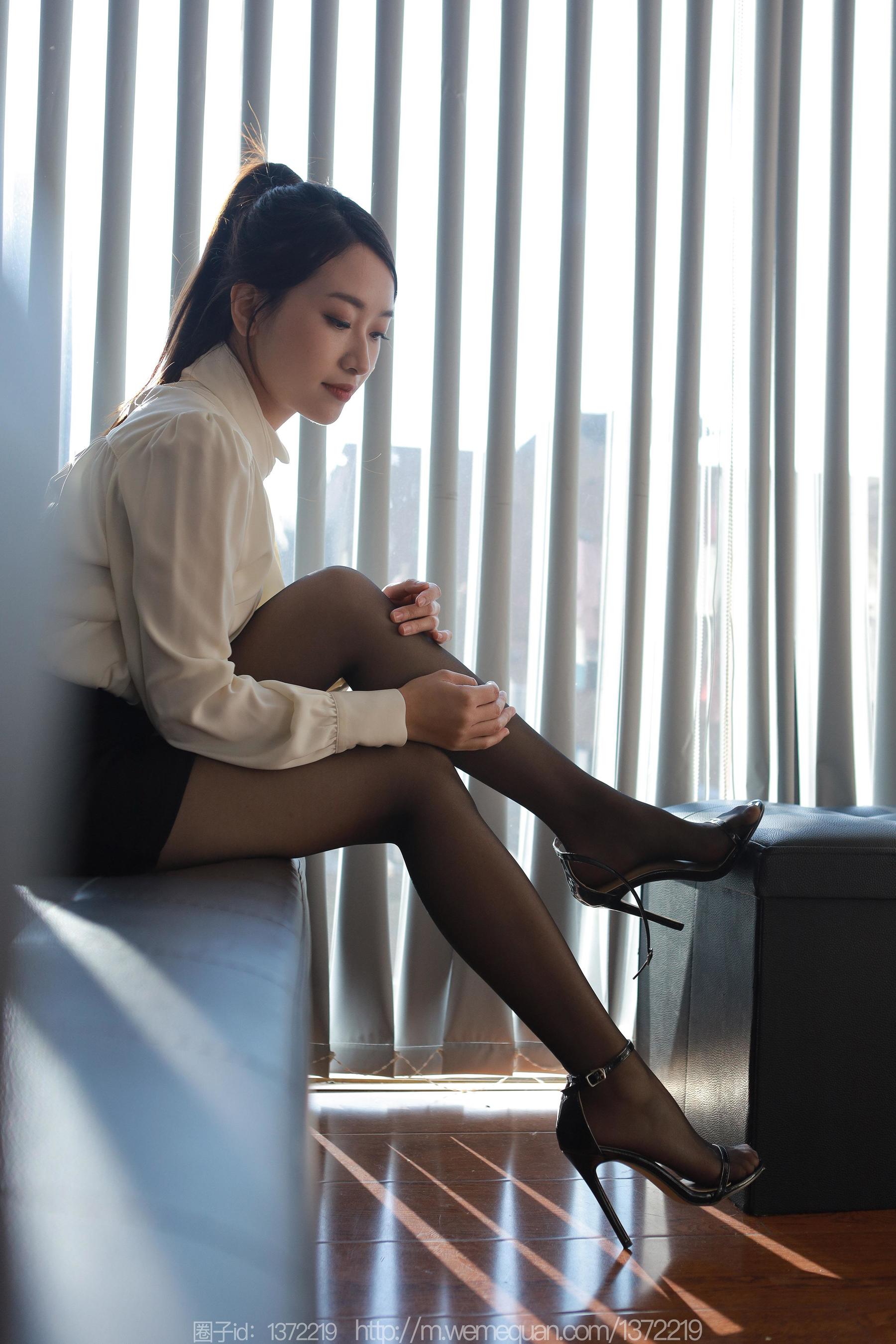 IESS异思趣向 - 模特：小婕 《镜前佳人》
