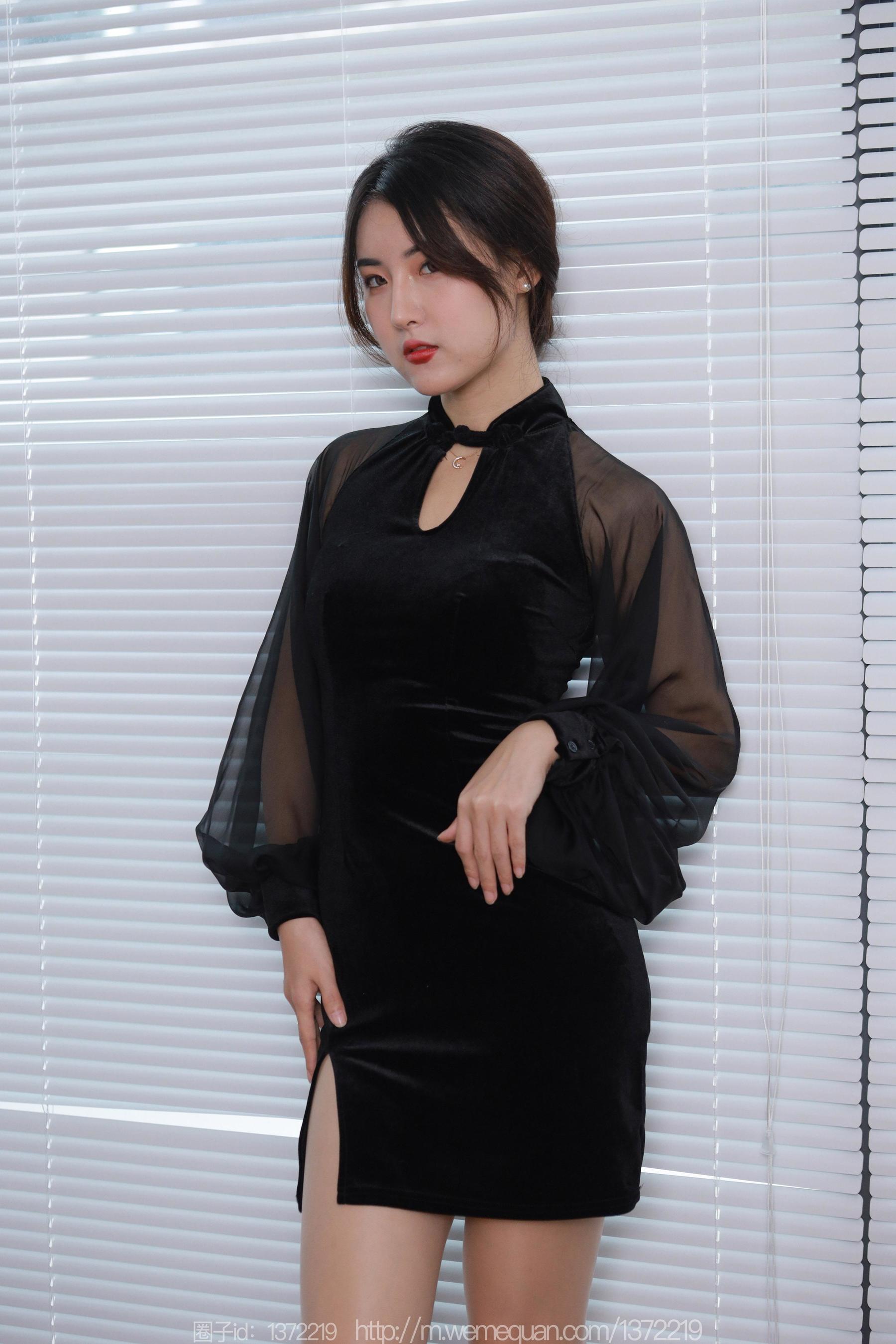 IESS异思趣向 - 模特：小宝 《黑色旗袍白纸扇》