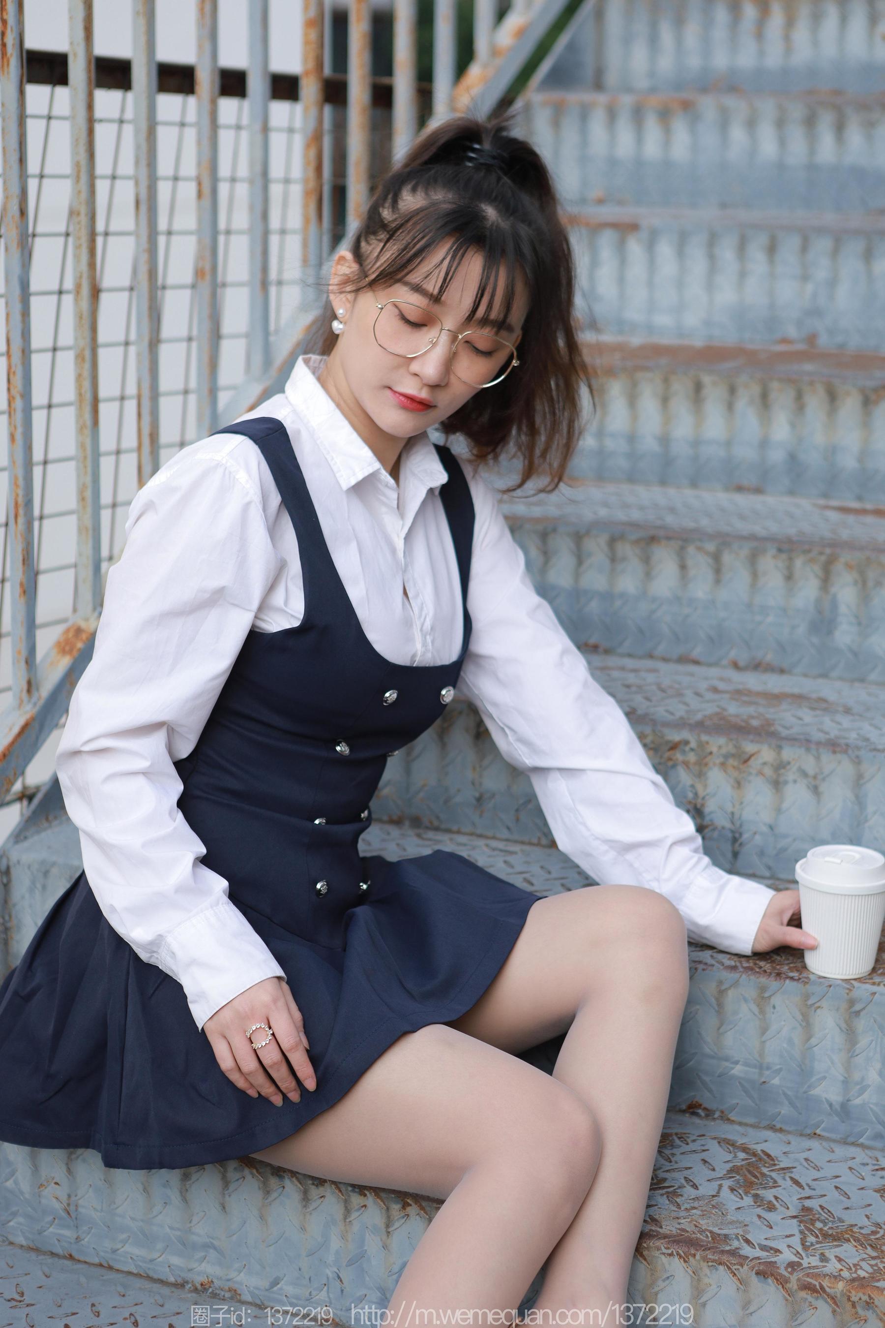 IESS异思趣向 - 模特：秋秋 《楼梯偶遇婉萍》