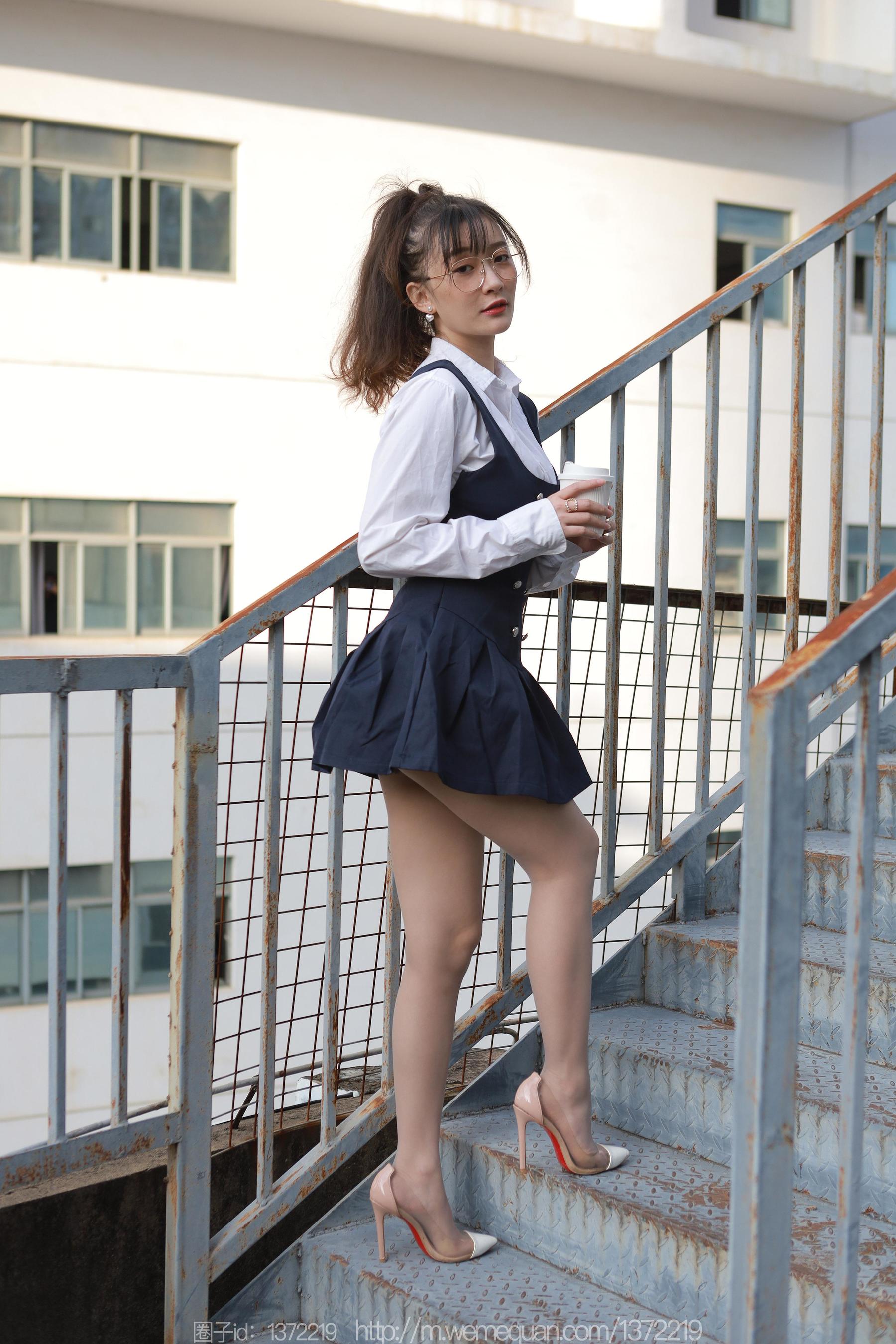 IESS异思趣向 - 模特：秋秋 《楼梯偶遇婉萍》
