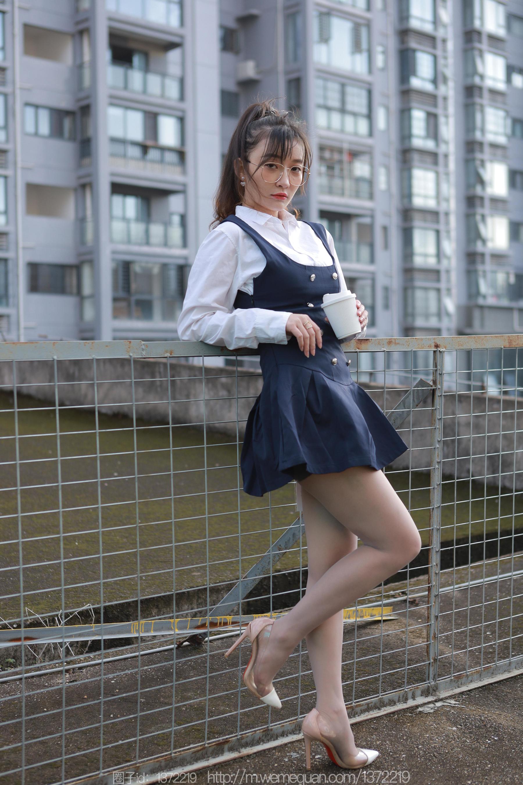 IESS异思趣向 - 模特：秋秋 《楼梯偶遇婉萍》