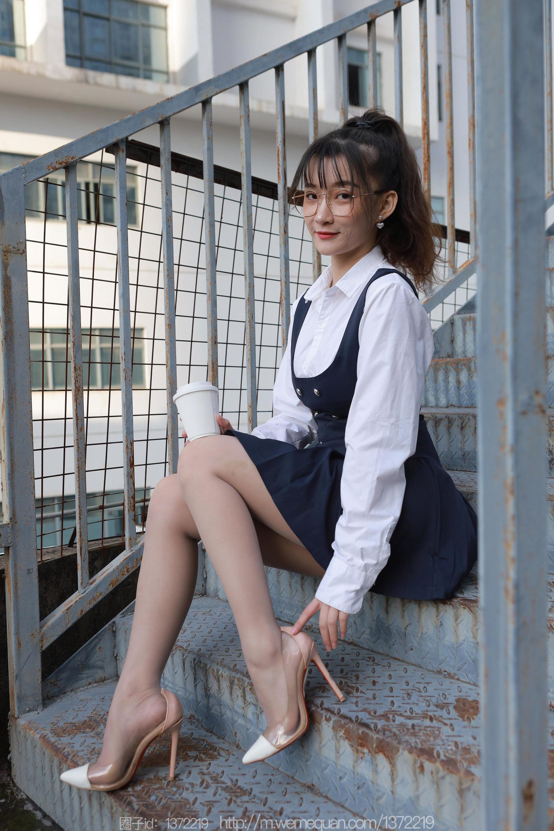 IESS异思趣向 - 模特：秋秋 《楼梯偶遇婉萍》
