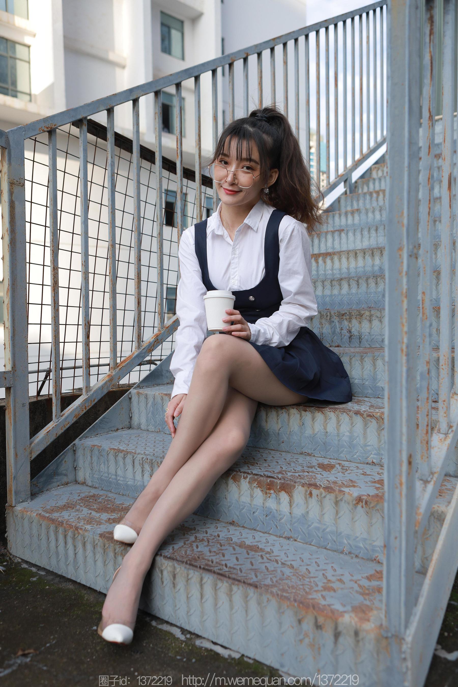 IESS异思趣向 - 模特：秋秋 《楼梯偶遇婉萍》