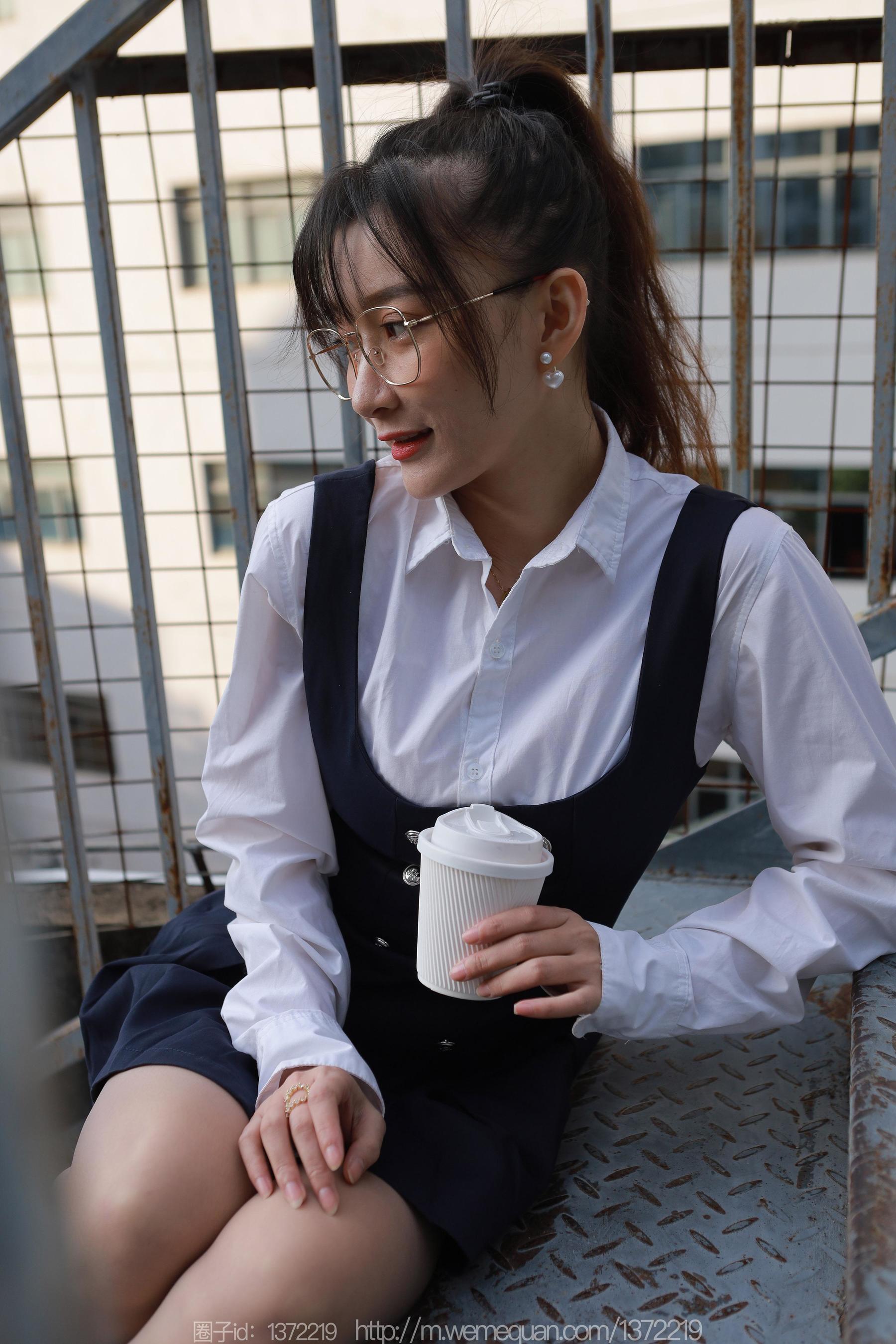 IESS异思趣向 - 模特：秋秋 《楼梯偶遇婉萍》