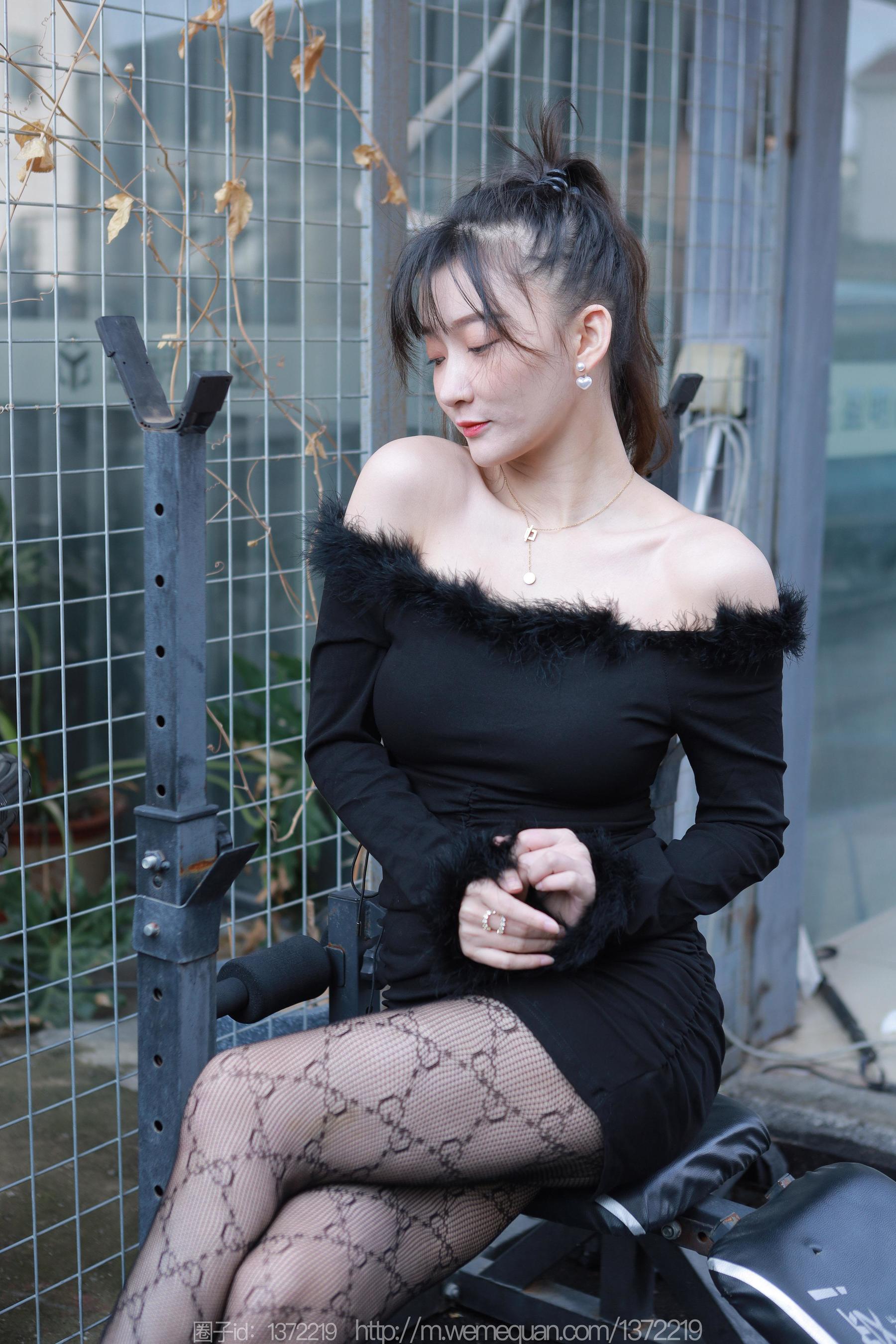 IESS异思趣向 - 模特：秋秋 《车上的故事》
