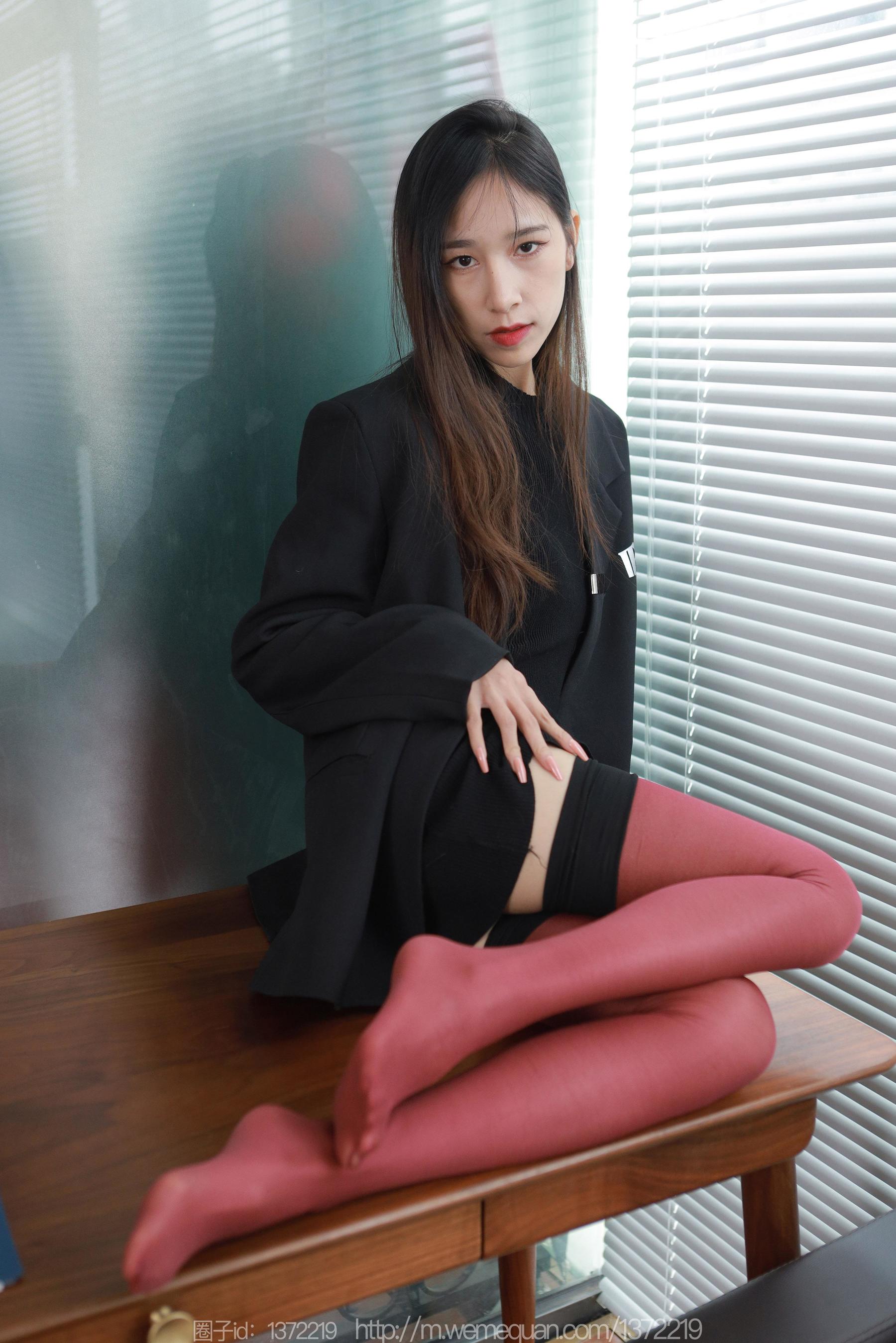 IESS异思趣向 - 模特：美子 《半筒红与黑》