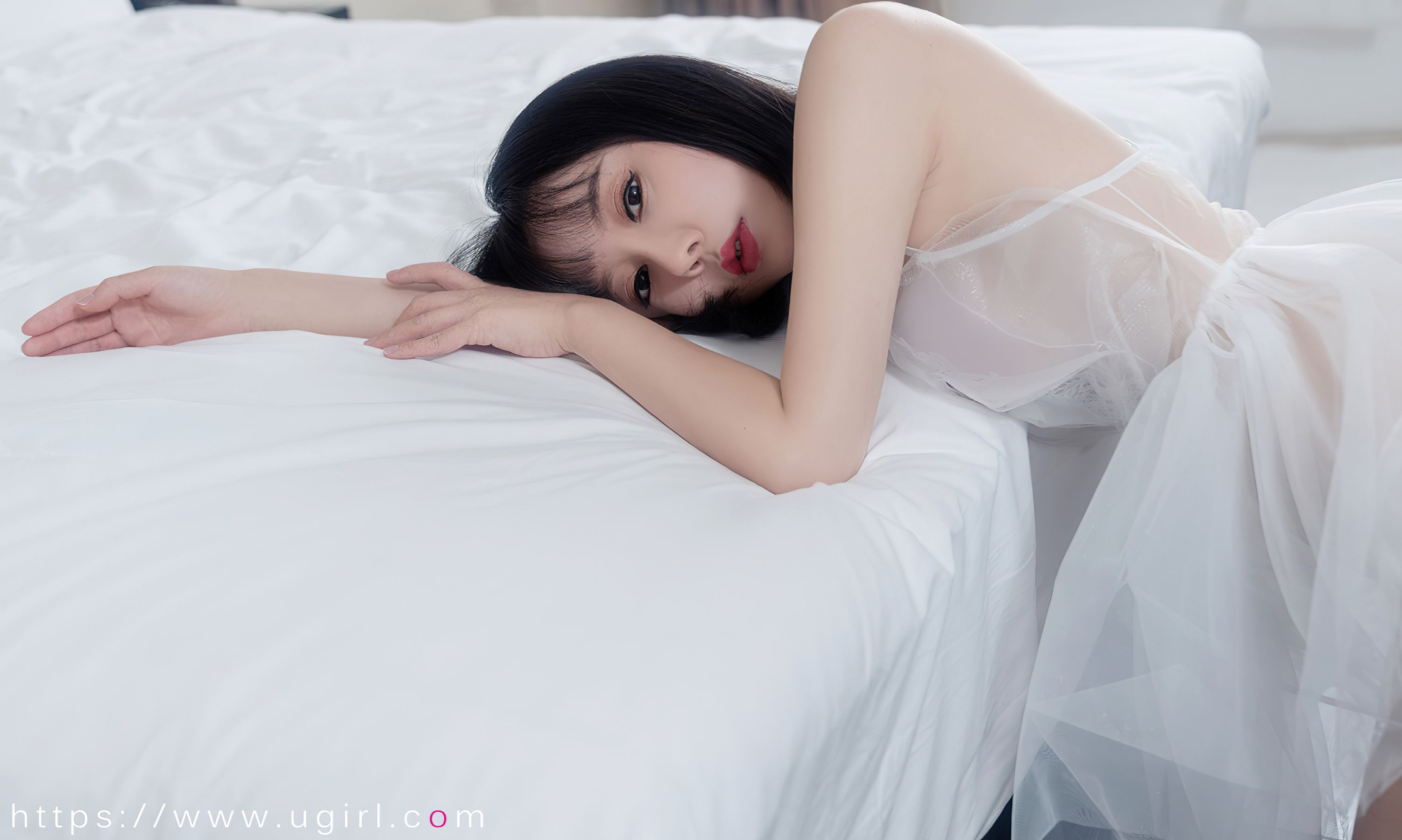 [Ugirls]爱尤物 No.2555 四月里的微风 夏瑶