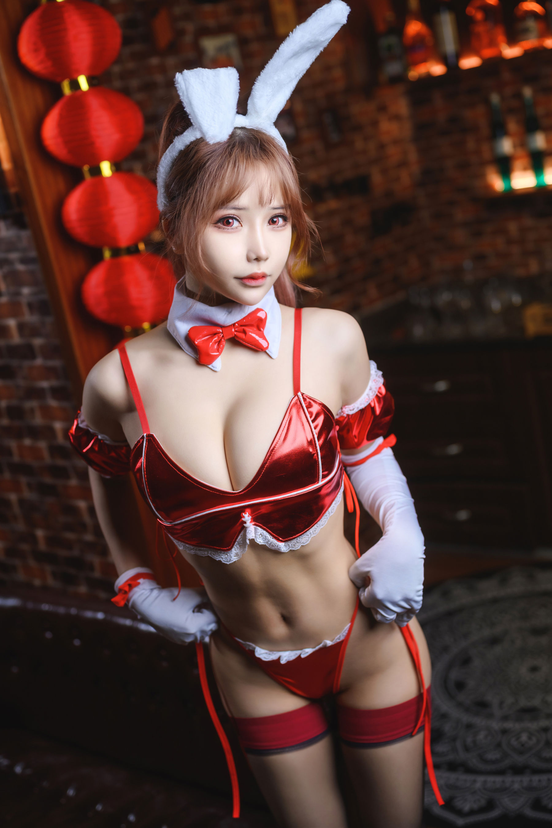二次元妹子抱走莫子aa - 兔色撩人