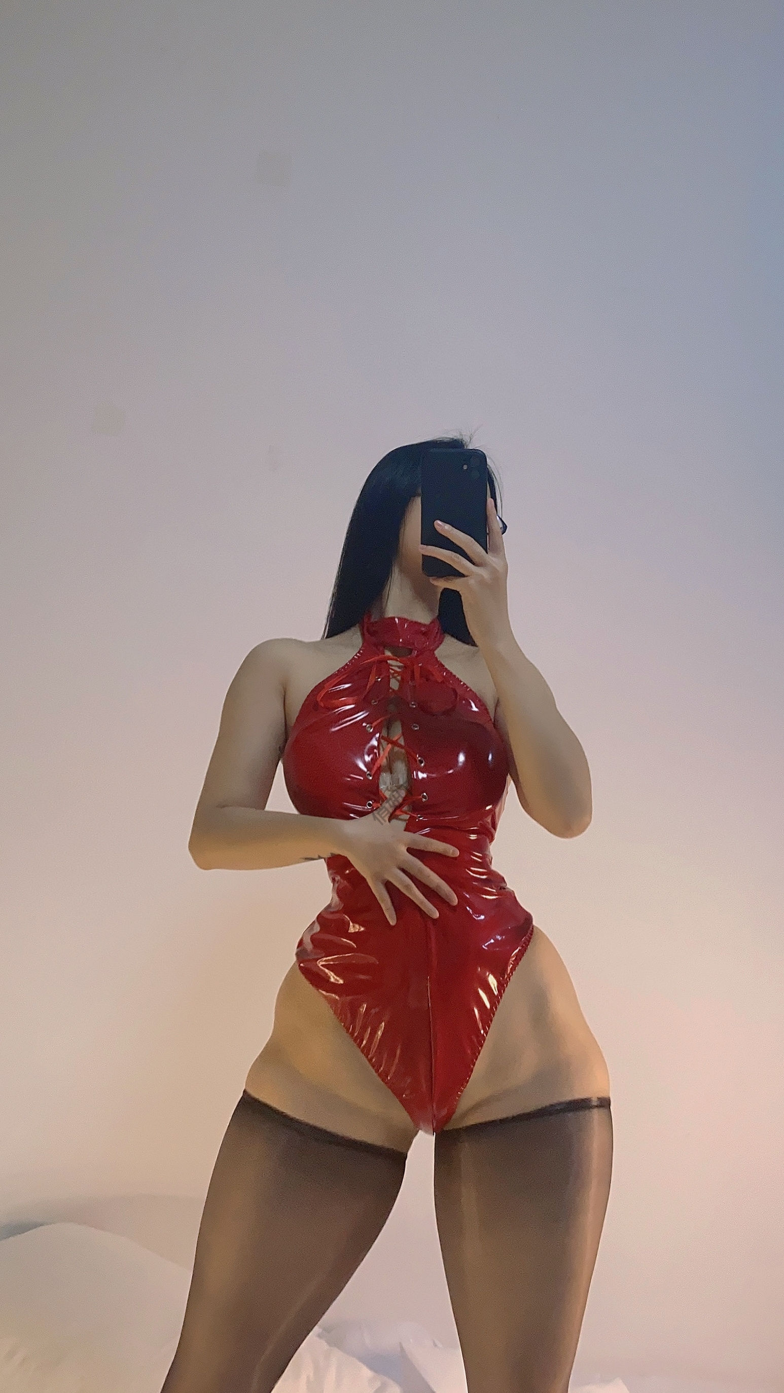 俏妞qiaoniuTT - 红色皮衣