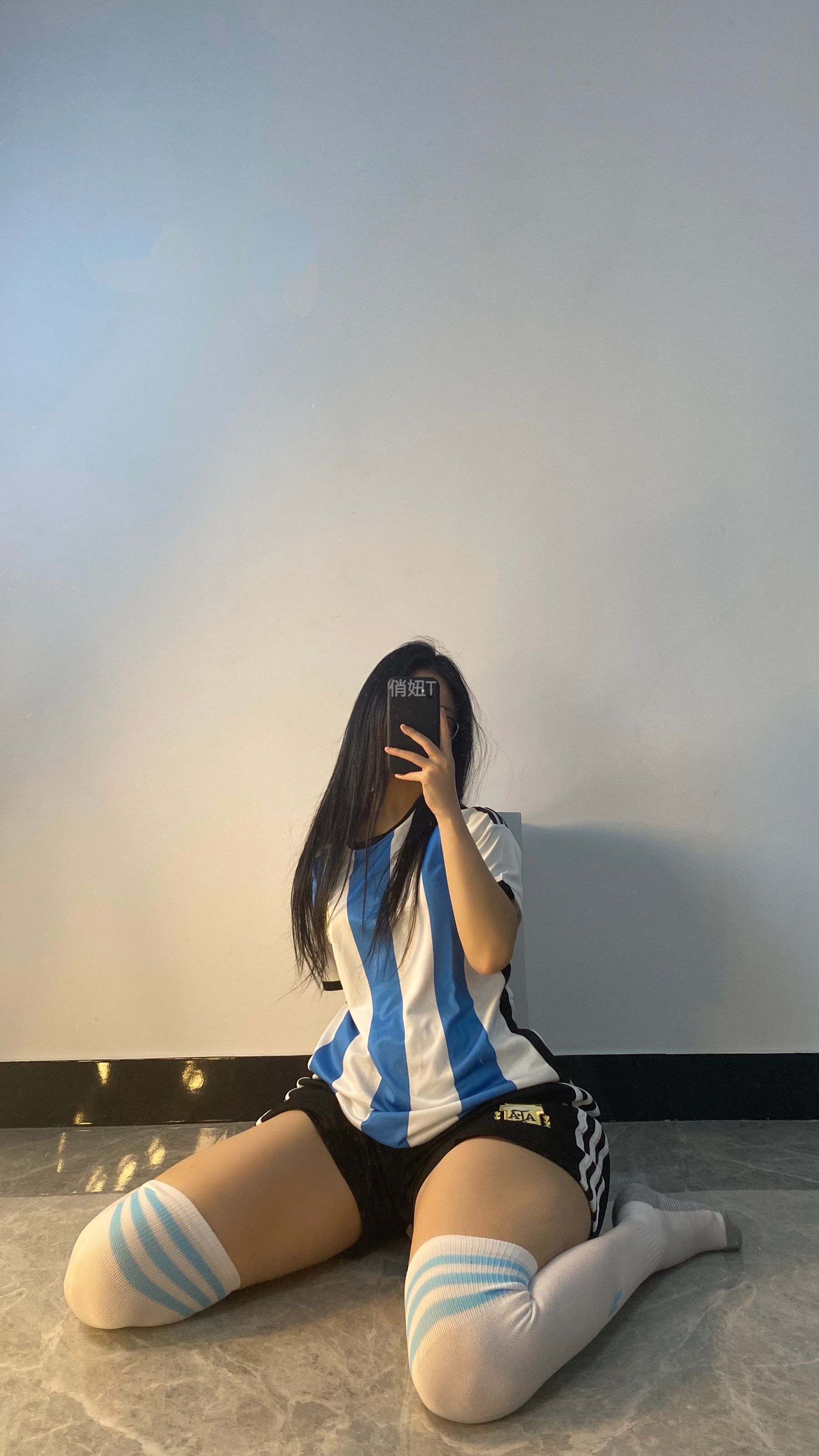 俏妞qiaoniuTT - 进来看球