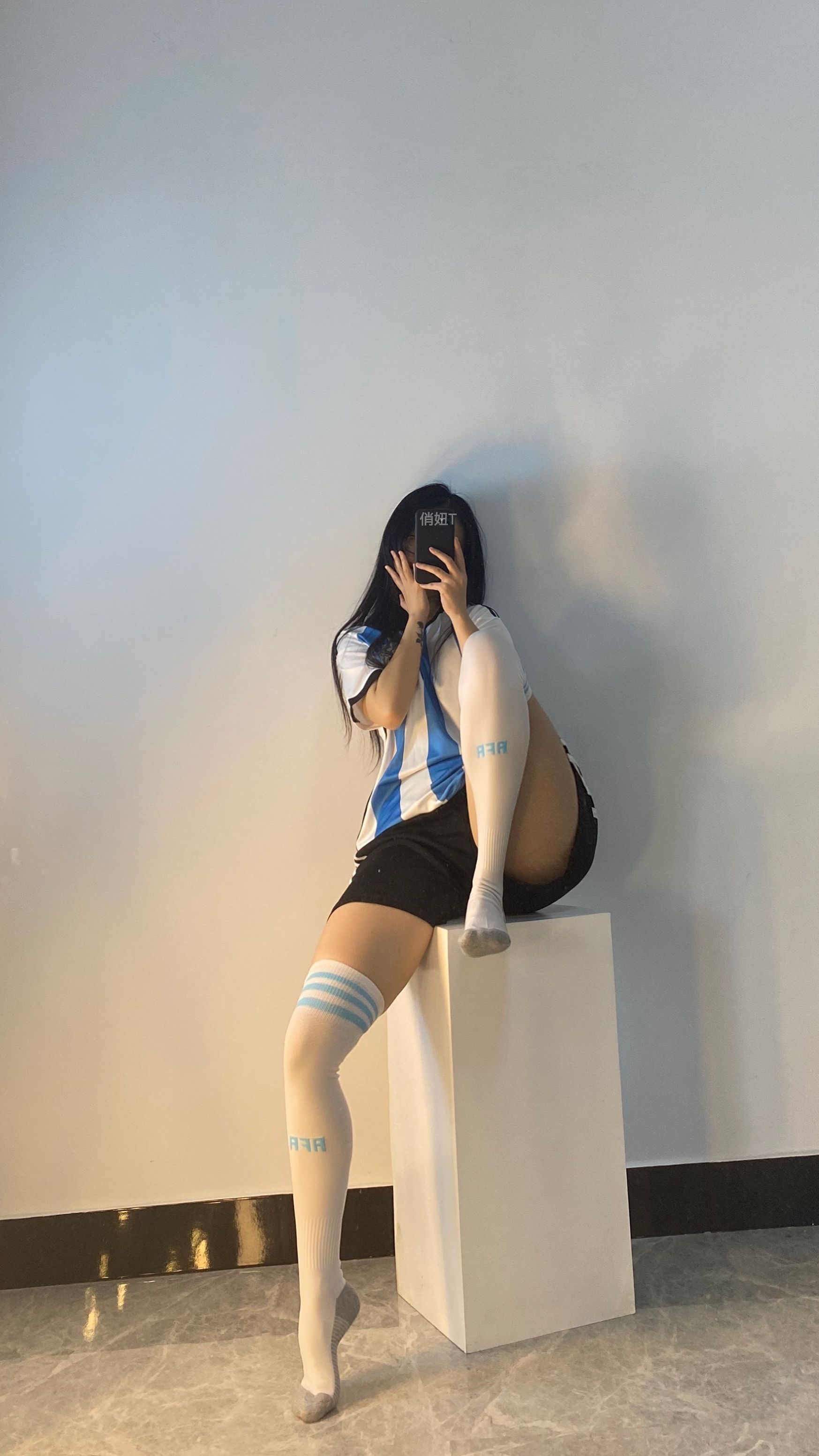 俏妞qiaoniuTT - 进来看球