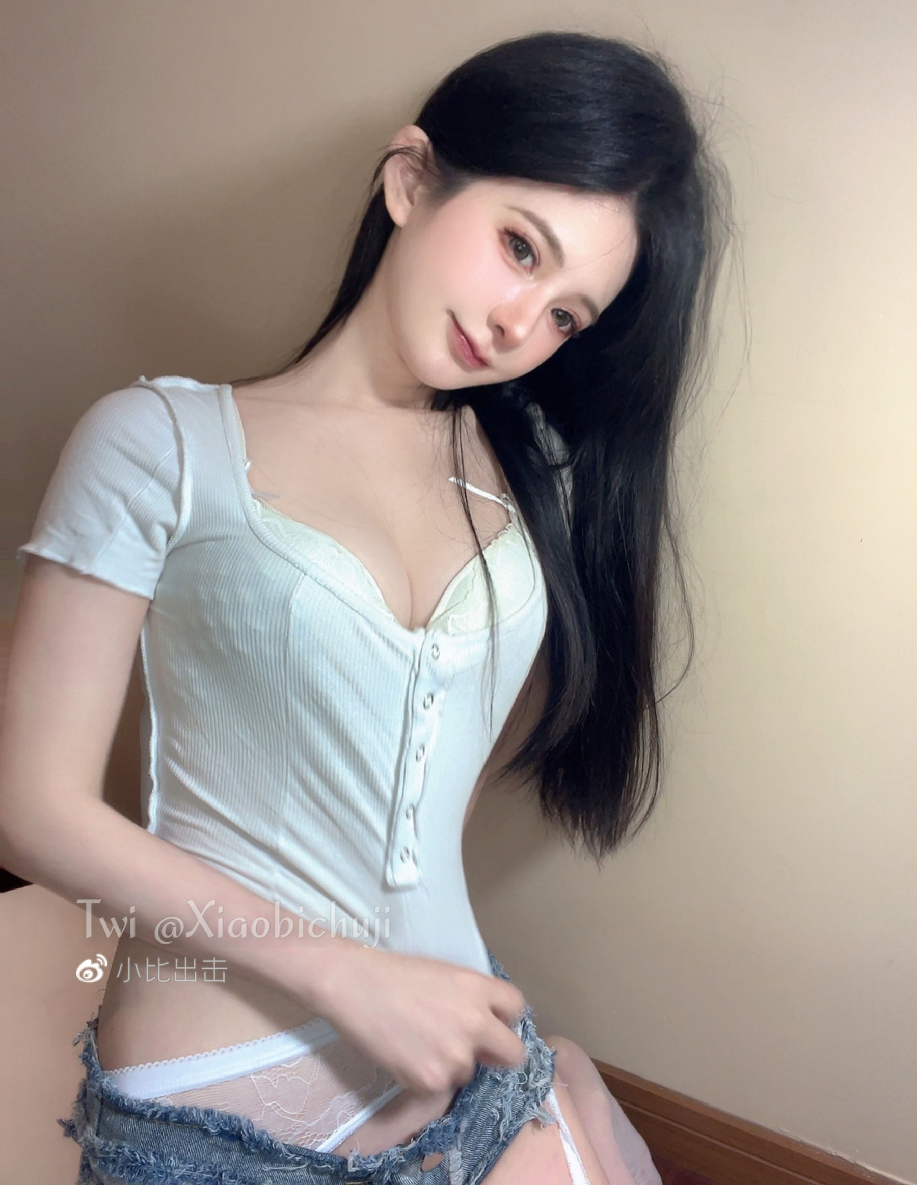 倦倦喵 - 吊带白丝