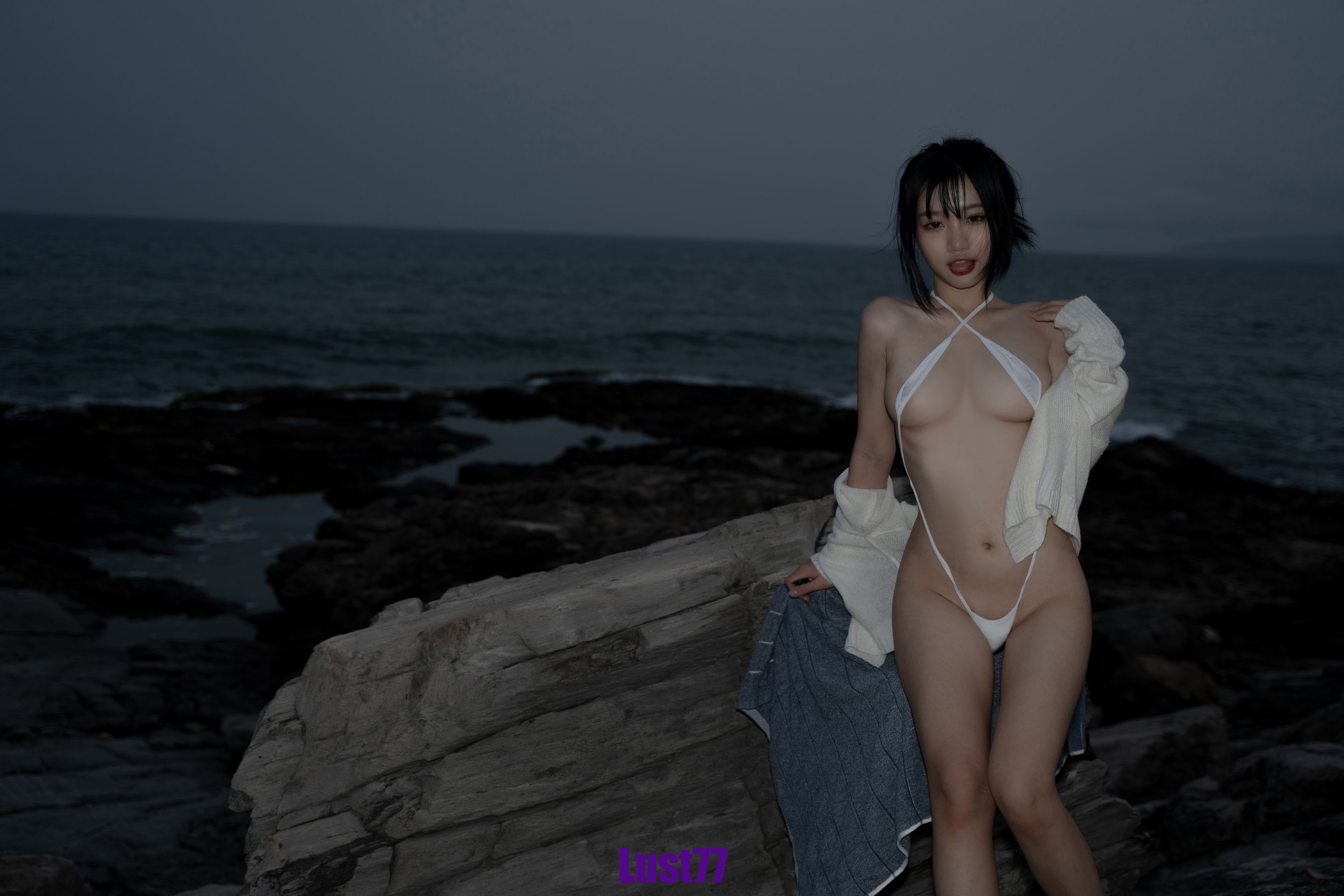 动漫博主柒柒要乖哦 - 礁石海岸