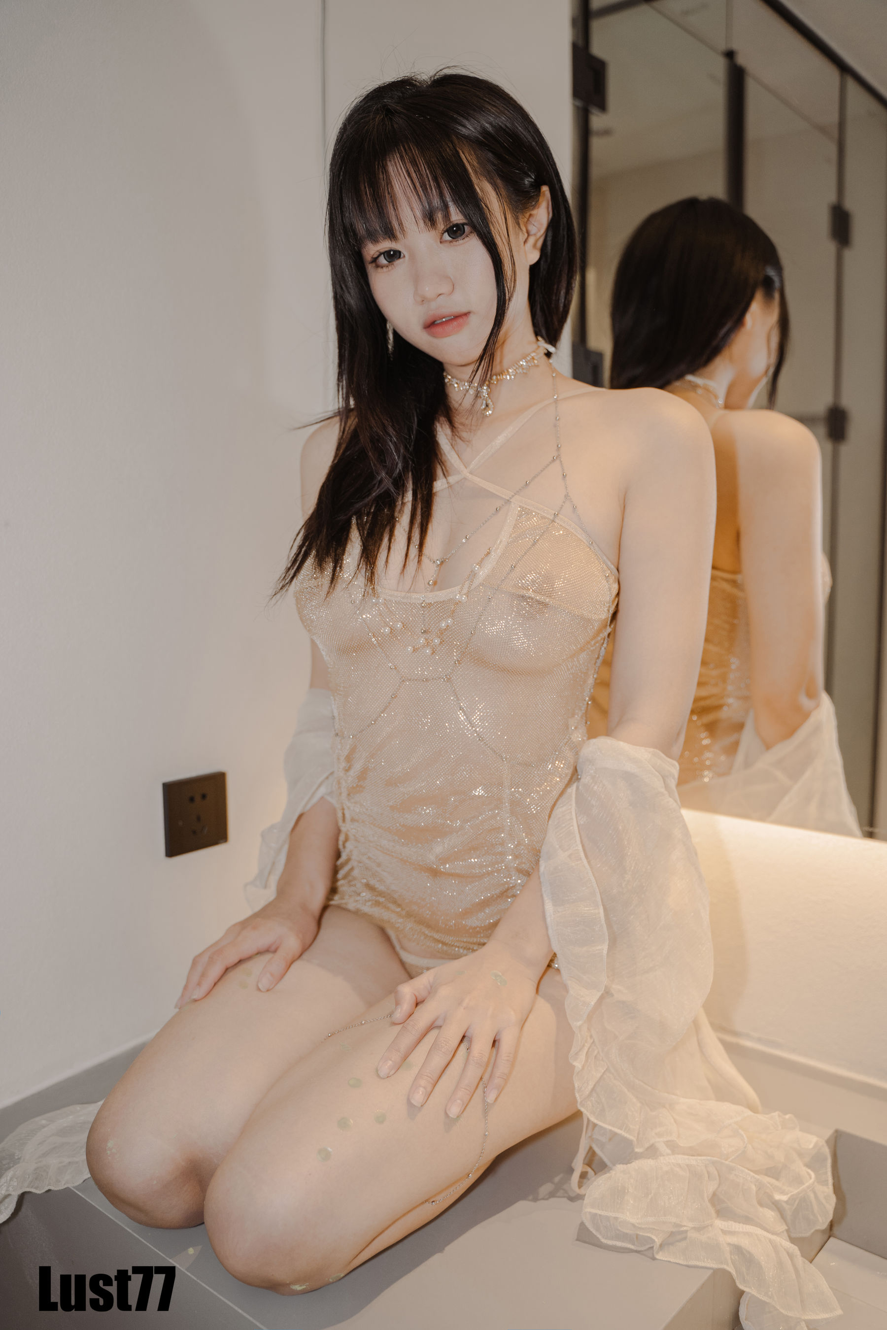 动漫博主柒柒要乖哦 - 纸醉金迷