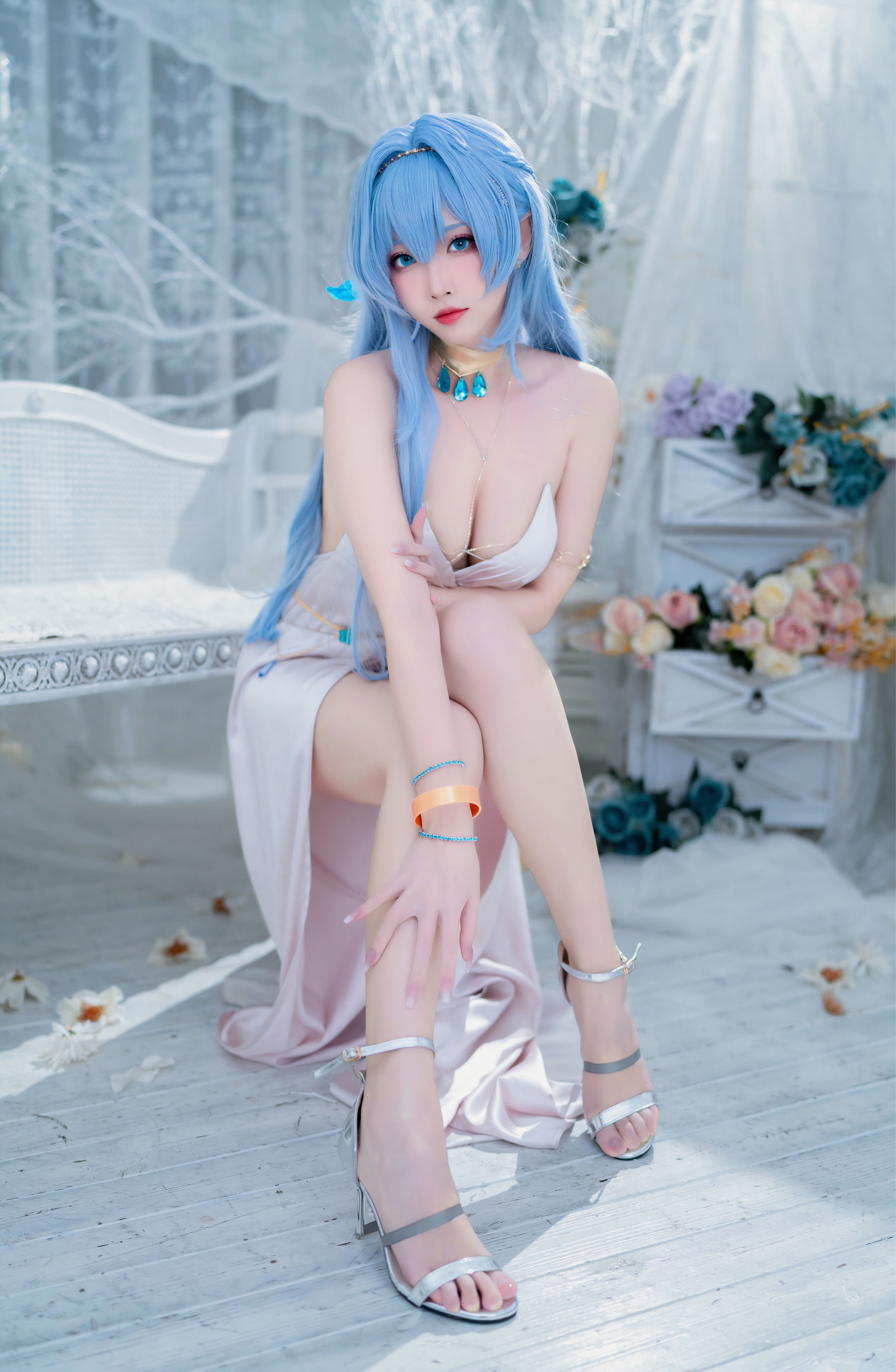 宫本桜 - Nikke胜利女神 海伦娜礼服