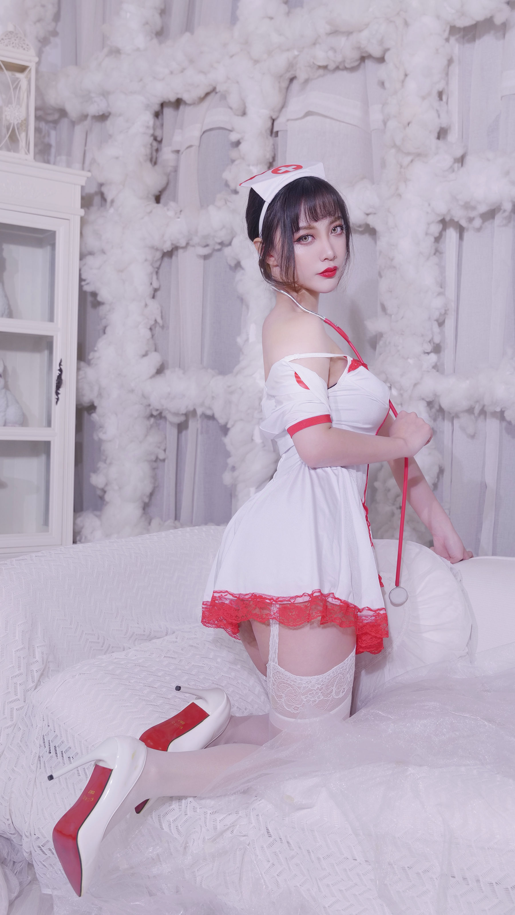 小须须 - 护士