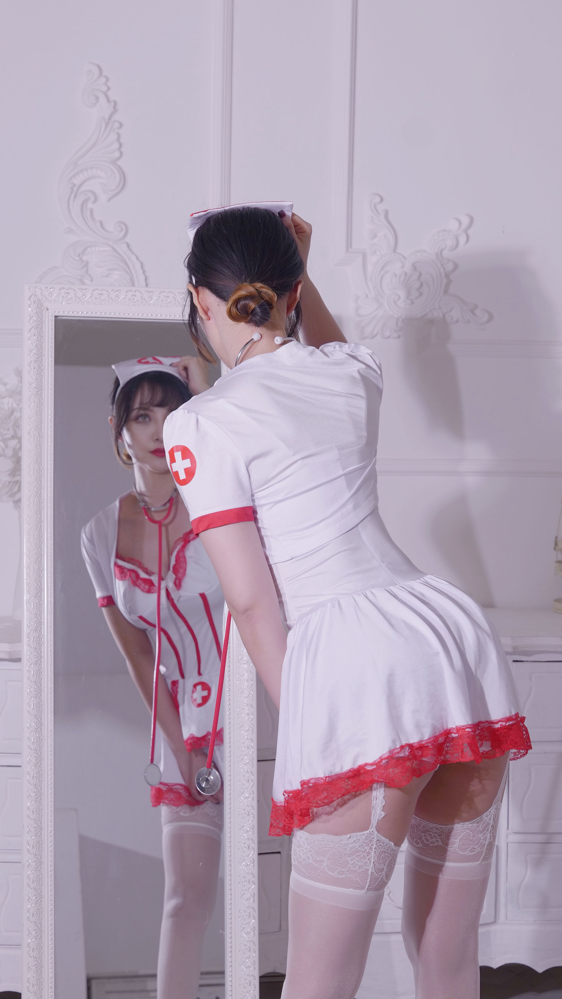 小须须 - 护士