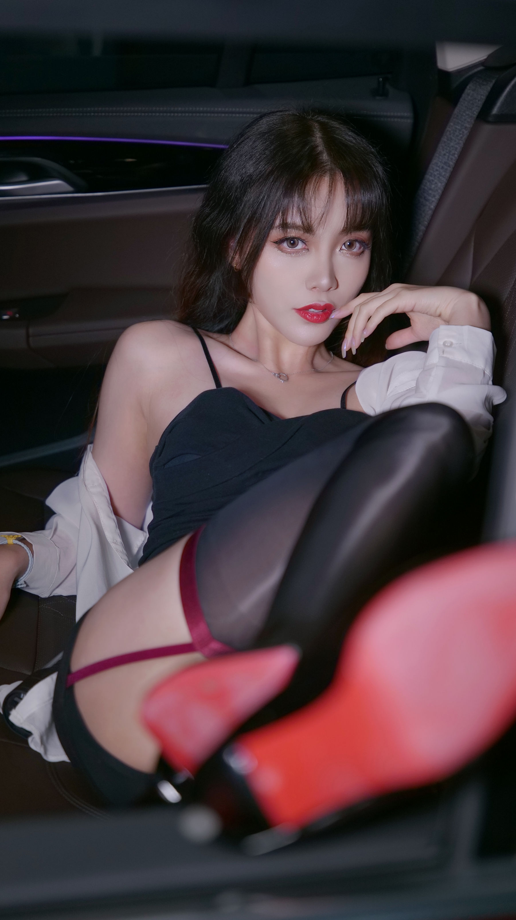 小须须 - 香车美人