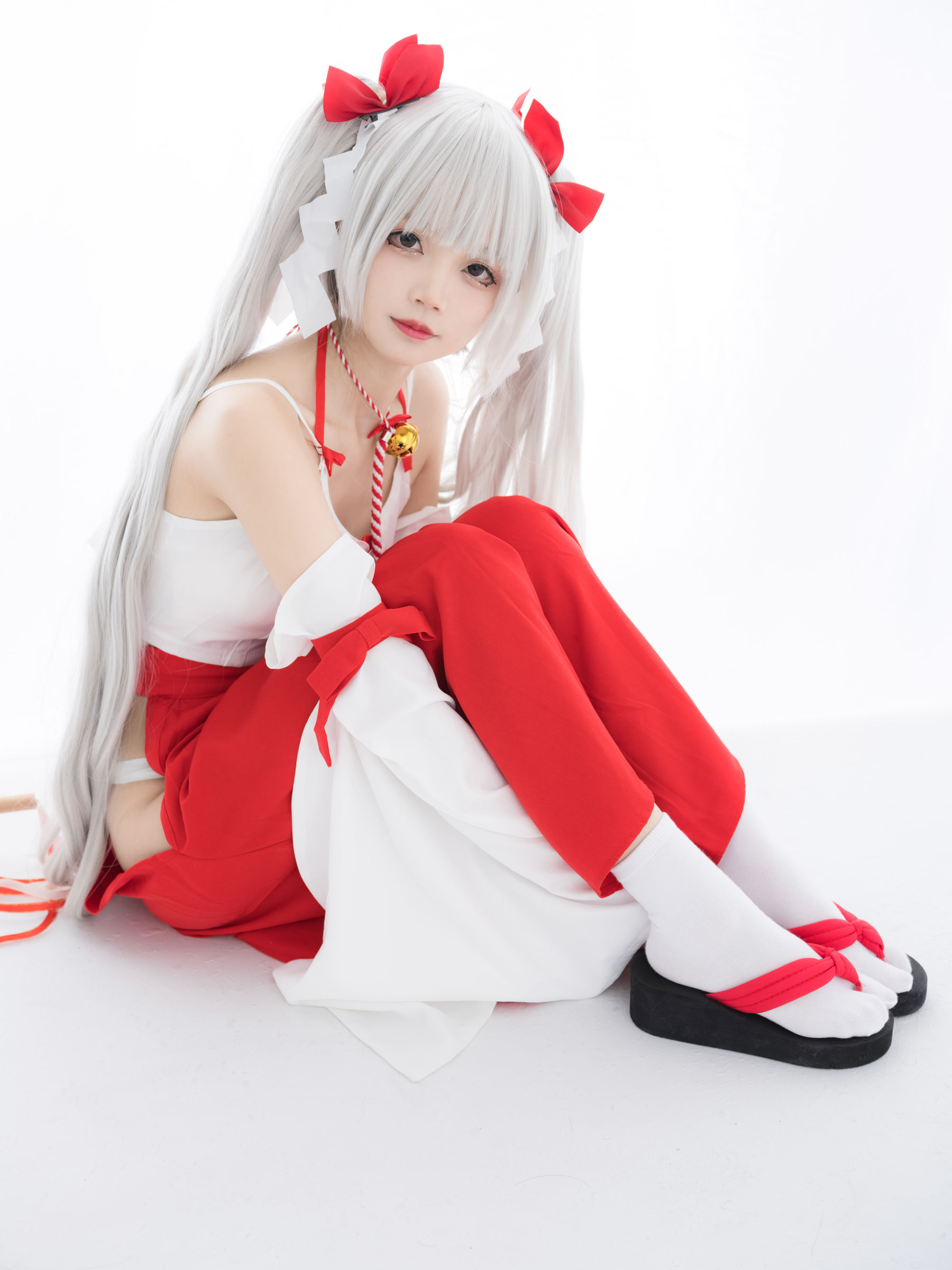 清纯少女五更百鬼 - 女巫