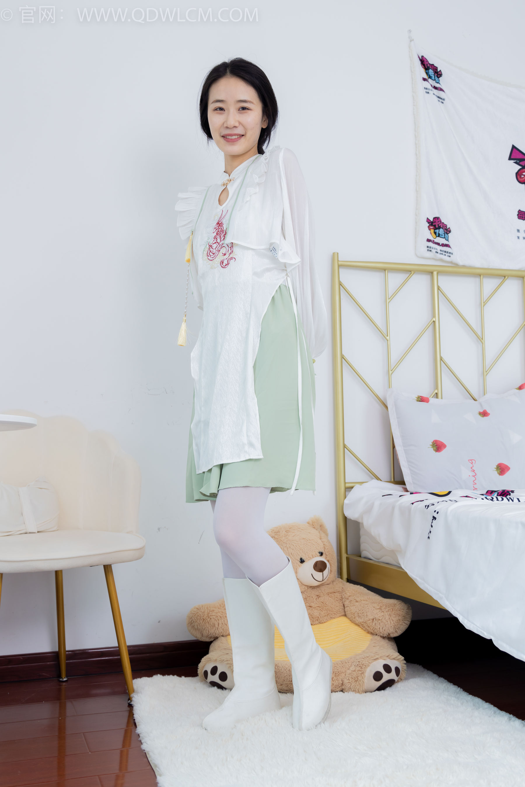 物恋传媒 No.1547 菜菜-绿野仙踪