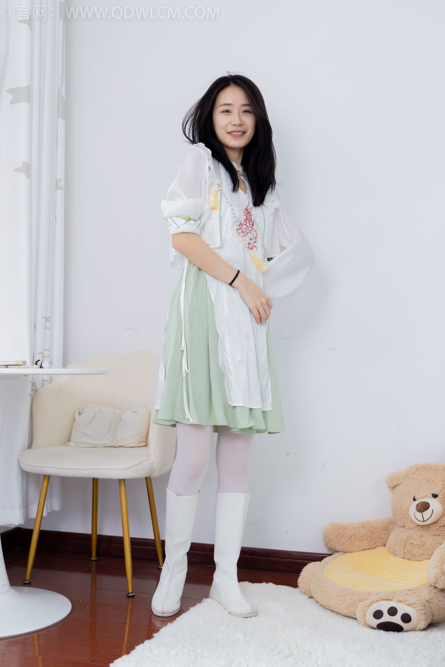 物恋传媒 No.1547 菜菜-绿野仙踪