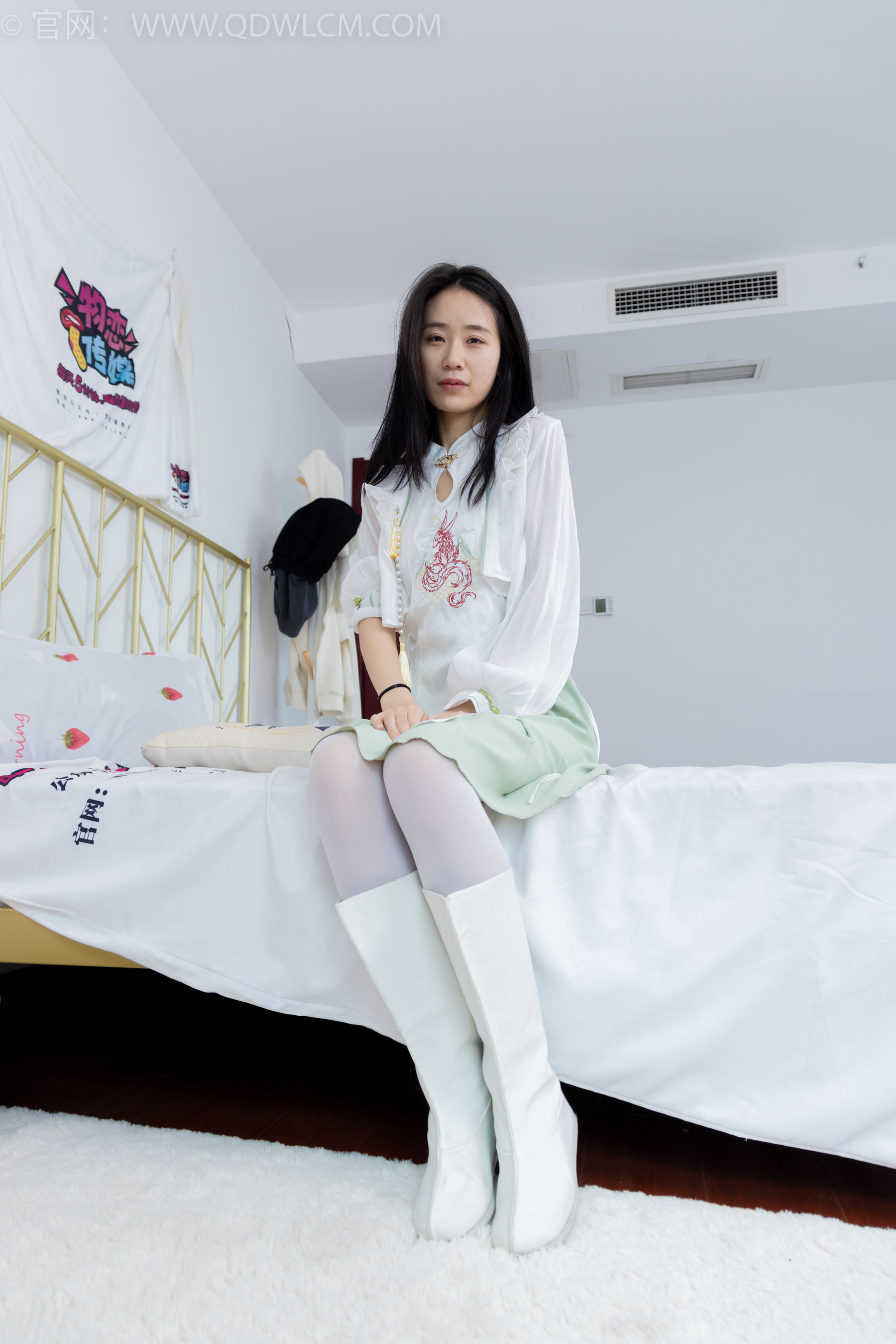 物恋传媒 No.1547 菜菜-绿野仙踪