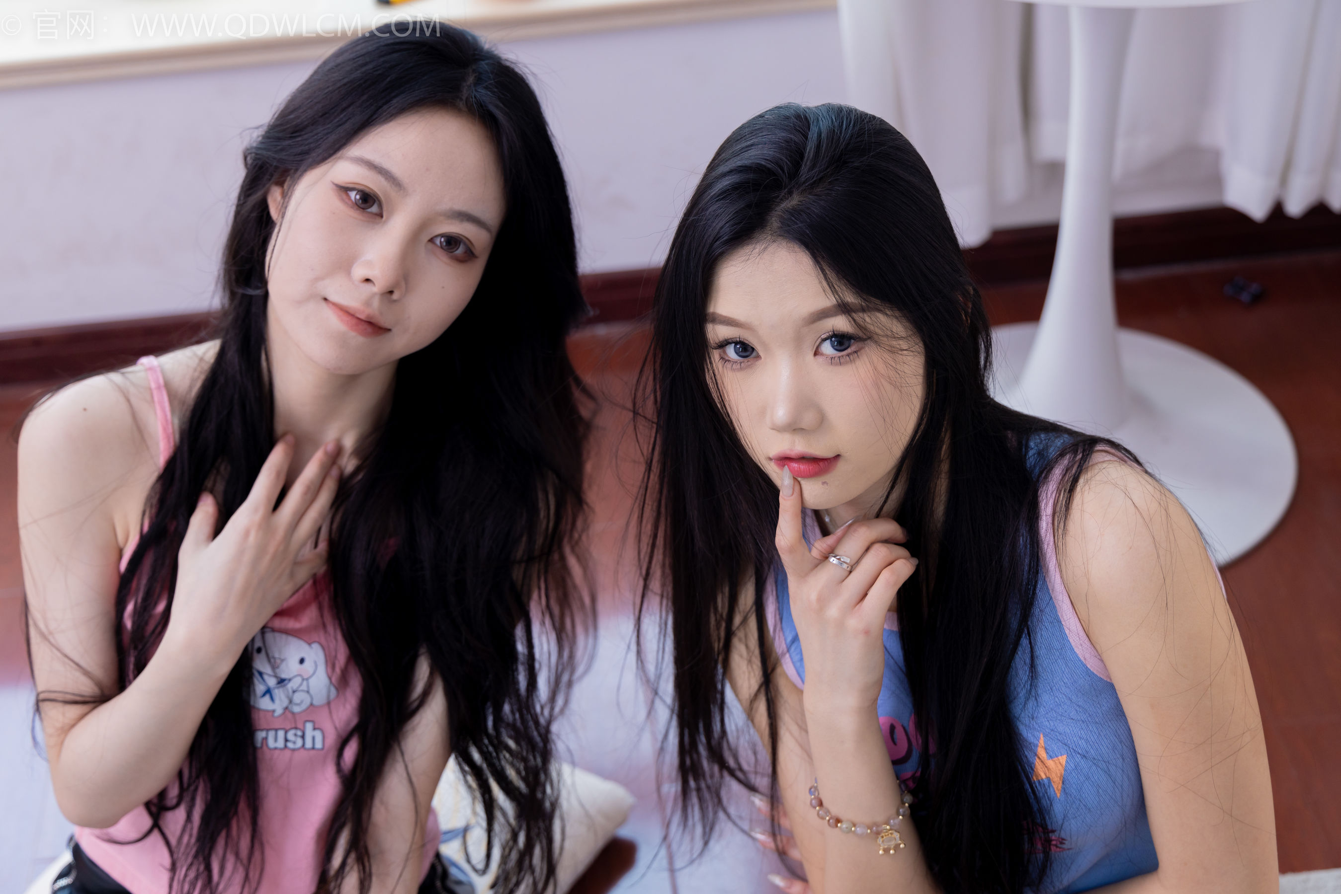 物恋传媒 No.1551 小竹&康康-闺蜜快乐