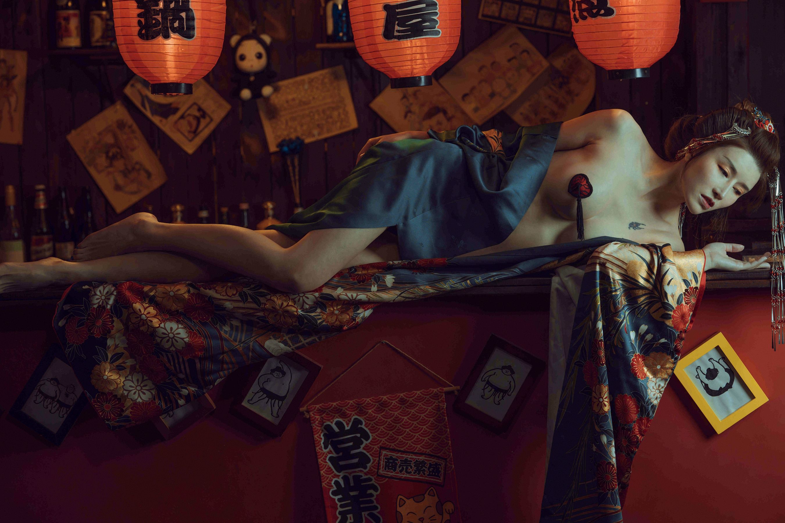 鹿八岁 - 酒醉的和服少女